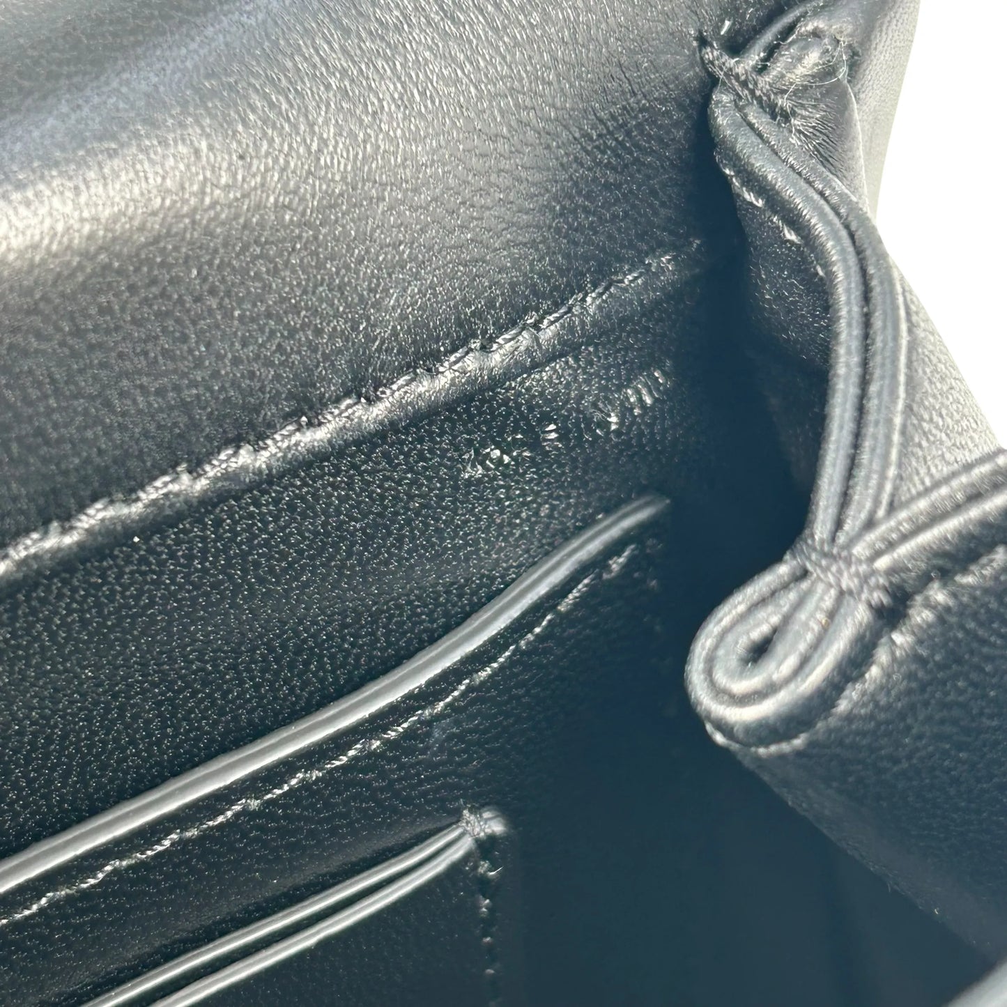 VALENTINO Garavani One Stud Hand Bag Shoulder Bag - Black