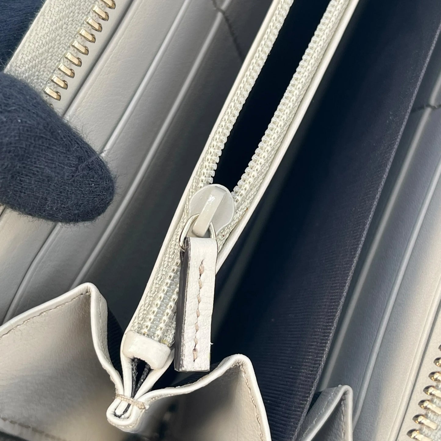 GUCCI Round Zipper Long Wallet - Beige