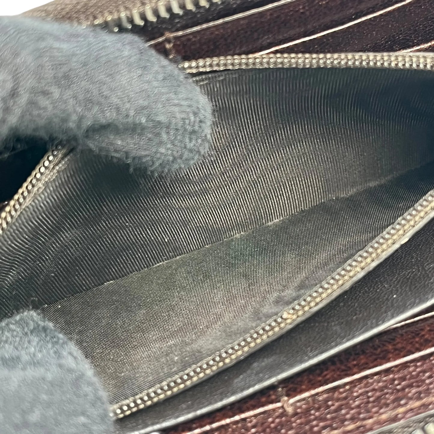 GUCCI Guccissima Round Zipper Long Wallet - Brown