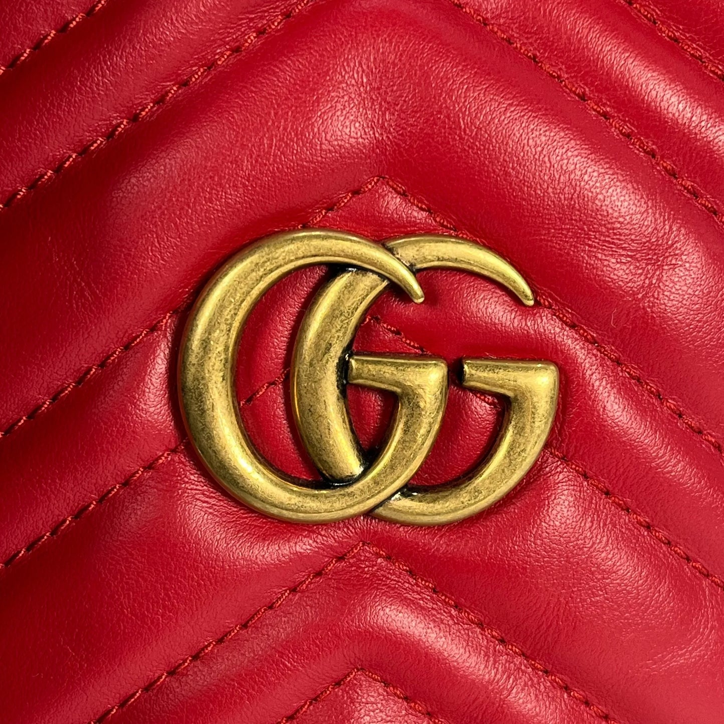 GUCCI GG Marmont Mini Bucket Bag - Red
