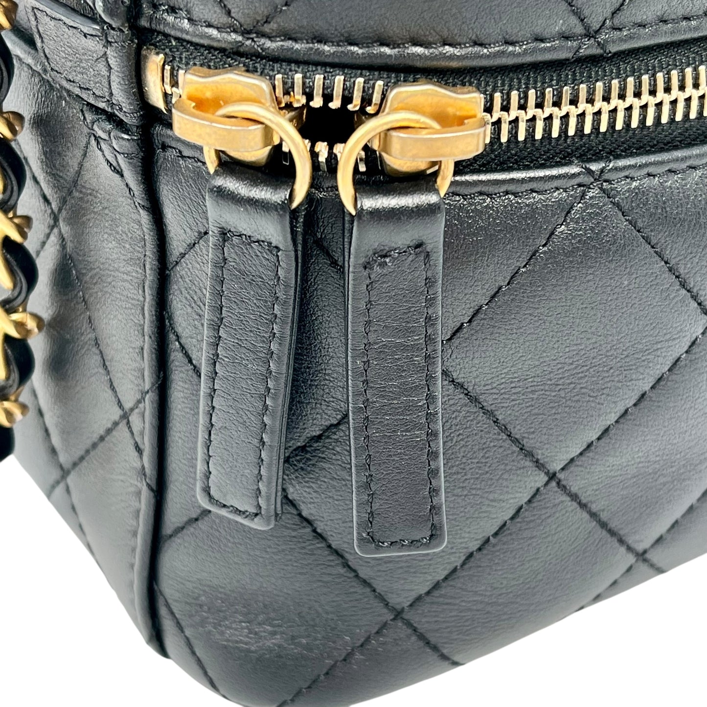 CHANEL Matelasse Small Vanity Chain Shoulder Bag