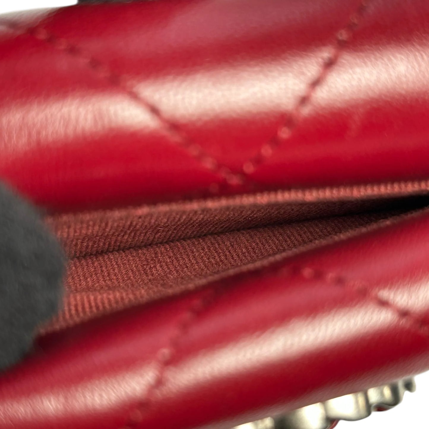 CHANEL Materasse Chanel 19 Compact Wallet - Red
