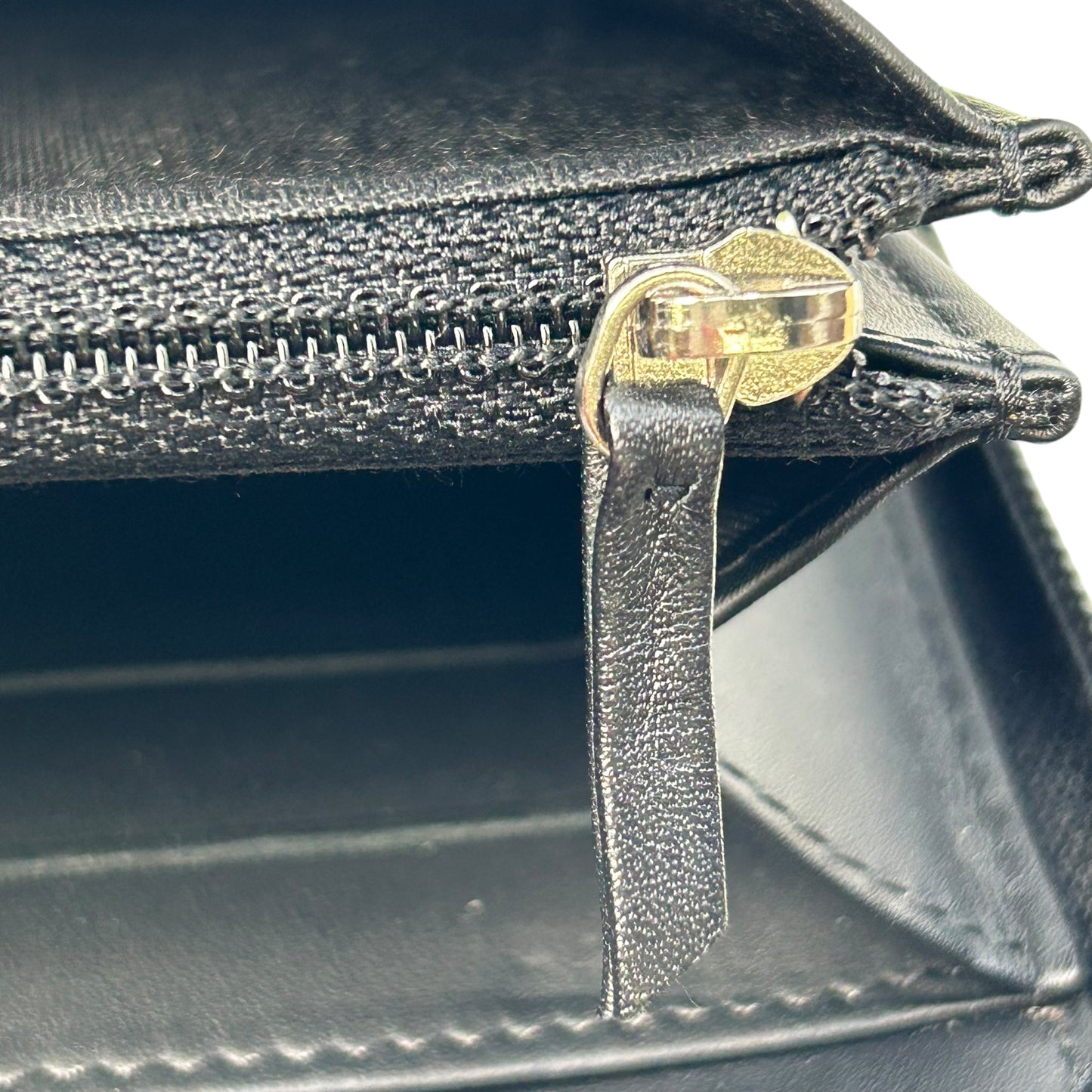 CHANEL Cocomark Caviar skin Zip longwallet