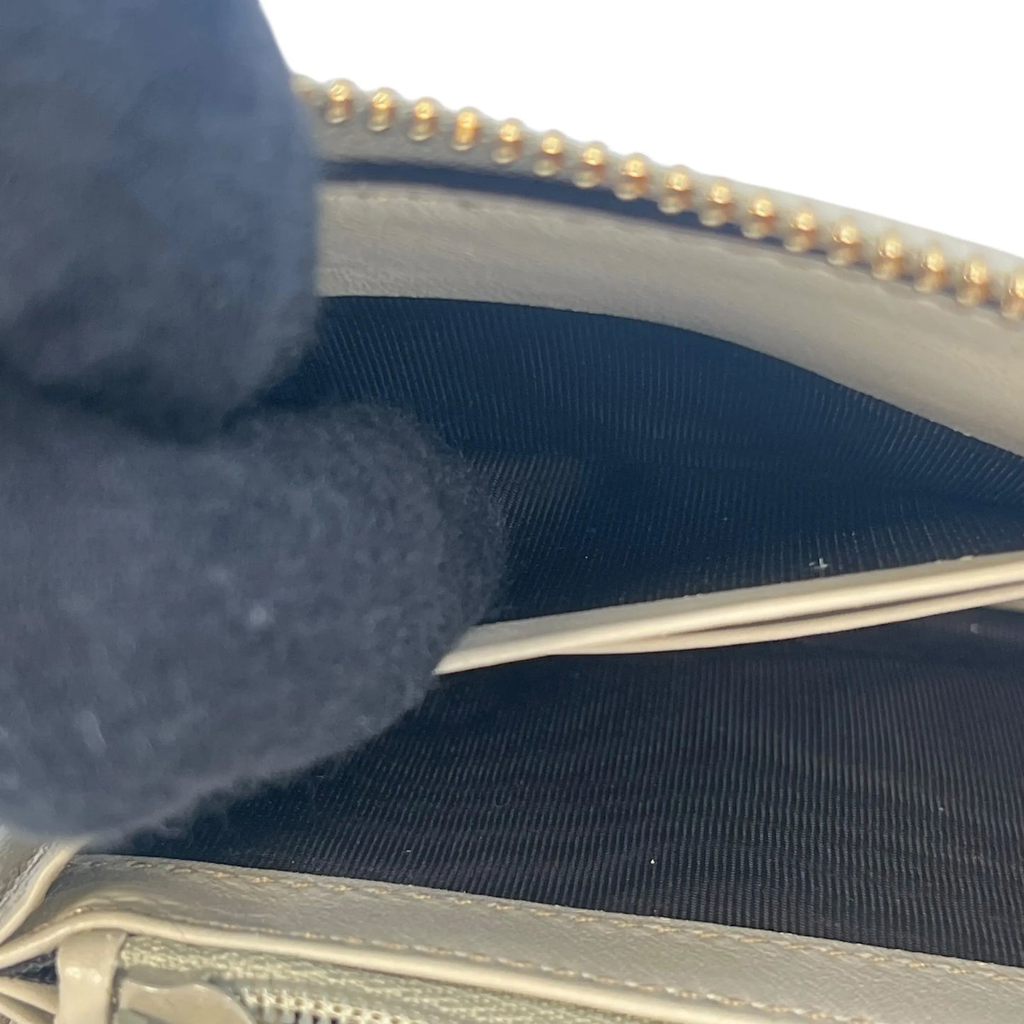 GUCCI Round Zipper Long Wallet - Beige