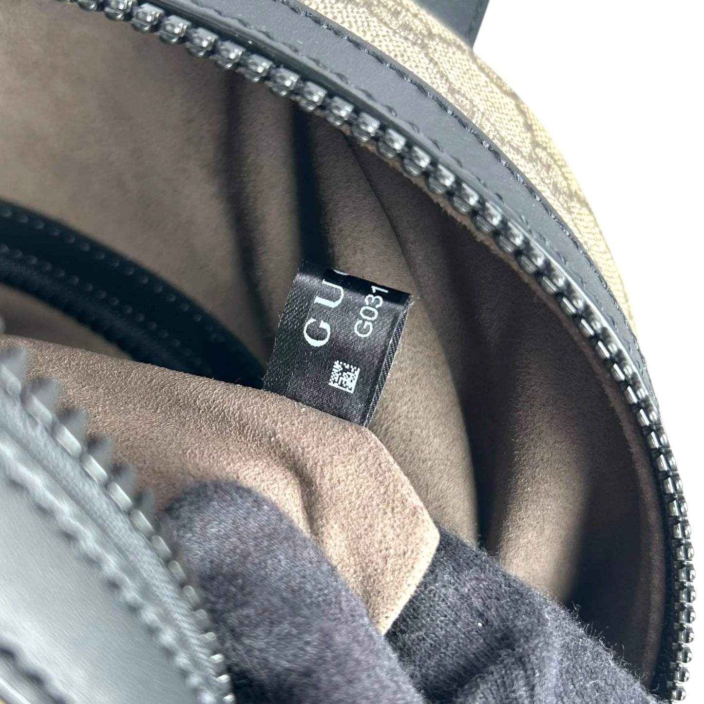 GUCCI GG Supreme Canvas Small Backpack - Beige Black