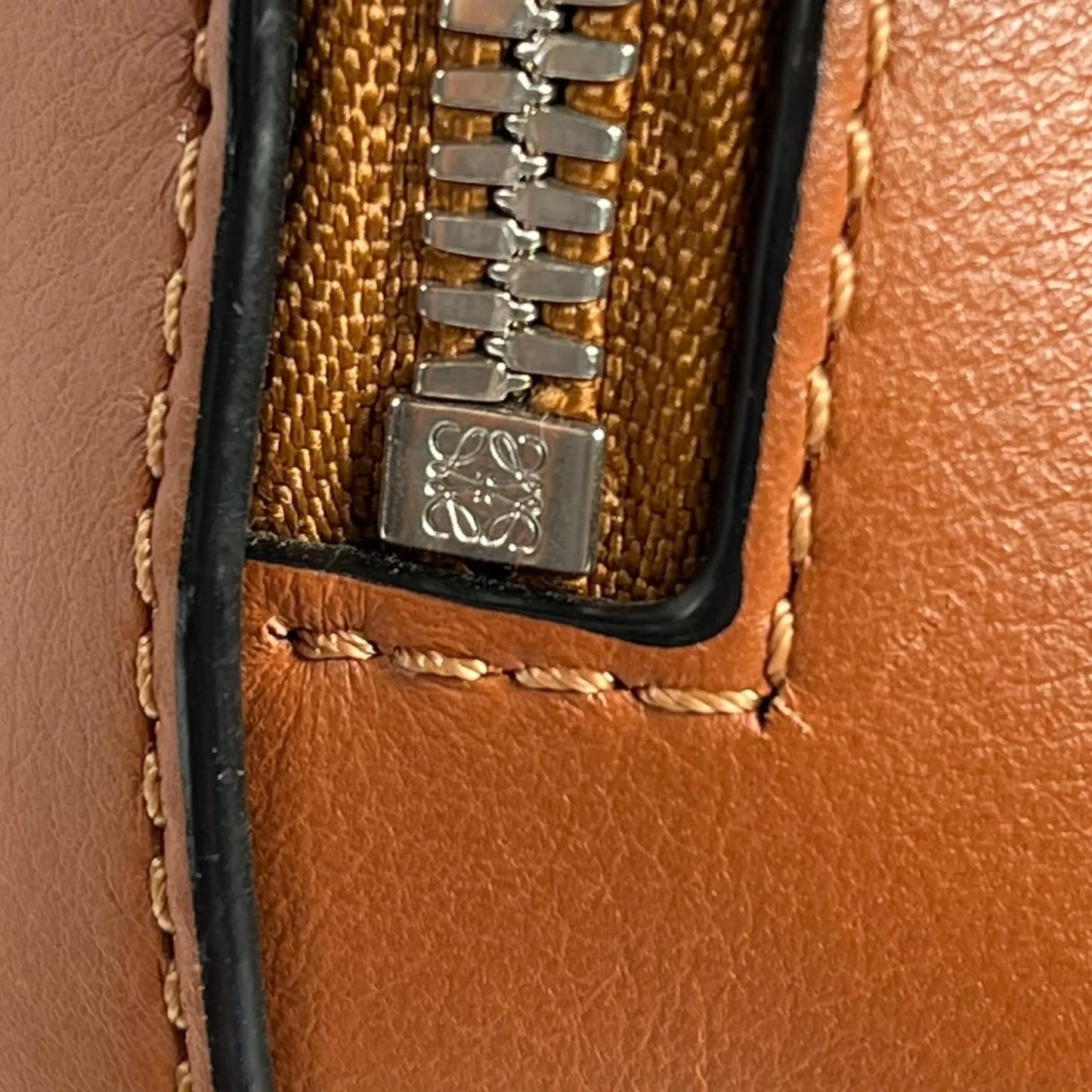LOEWE Box Shoulder Bag Calfskin - Brown