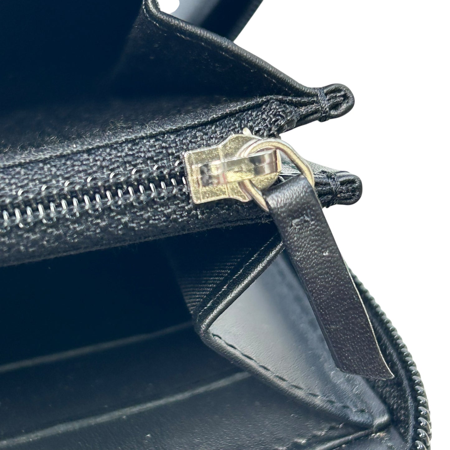 CHANEL Cocomark Caviar skin Zip longwallet
