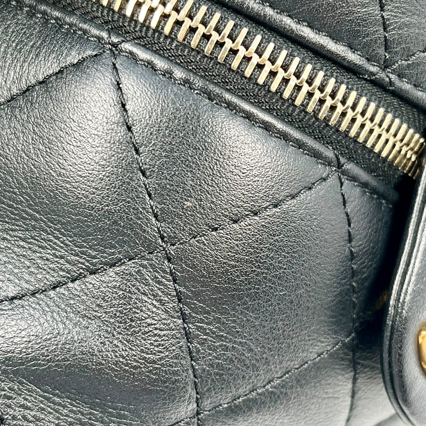 CHANEL Matelasse Small Vanity Chain Shoulder Bag