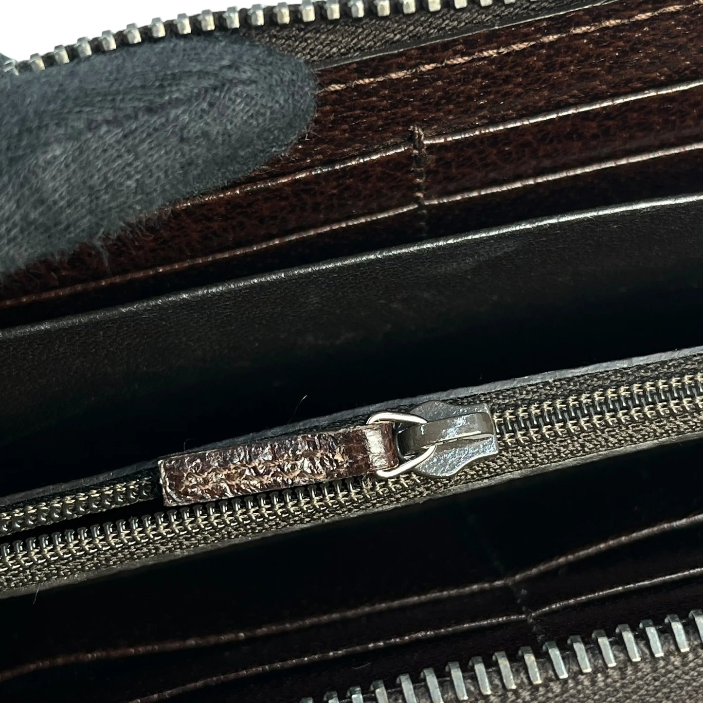 GUCCI Guccissima Round Zipper Long Wallet - Brown