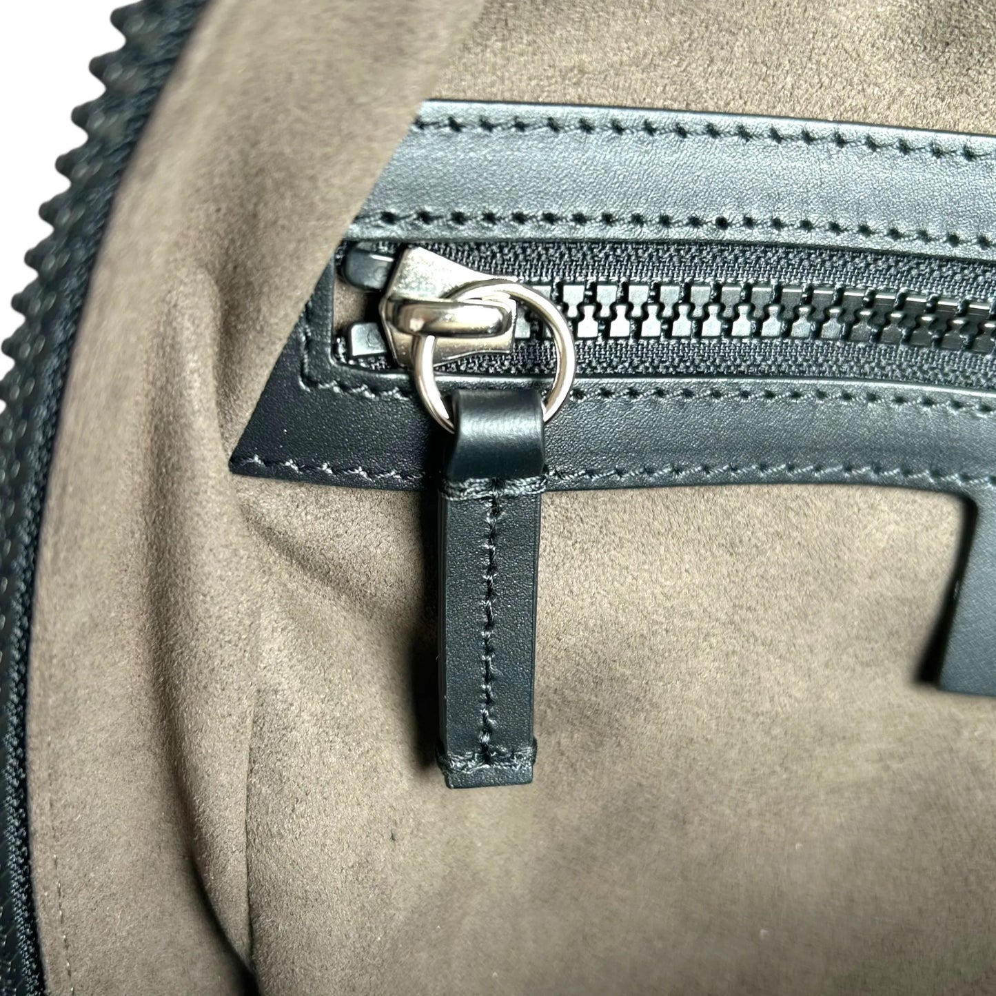 GUCCI GG Supreme Canvas Small Backpack - Beige Black