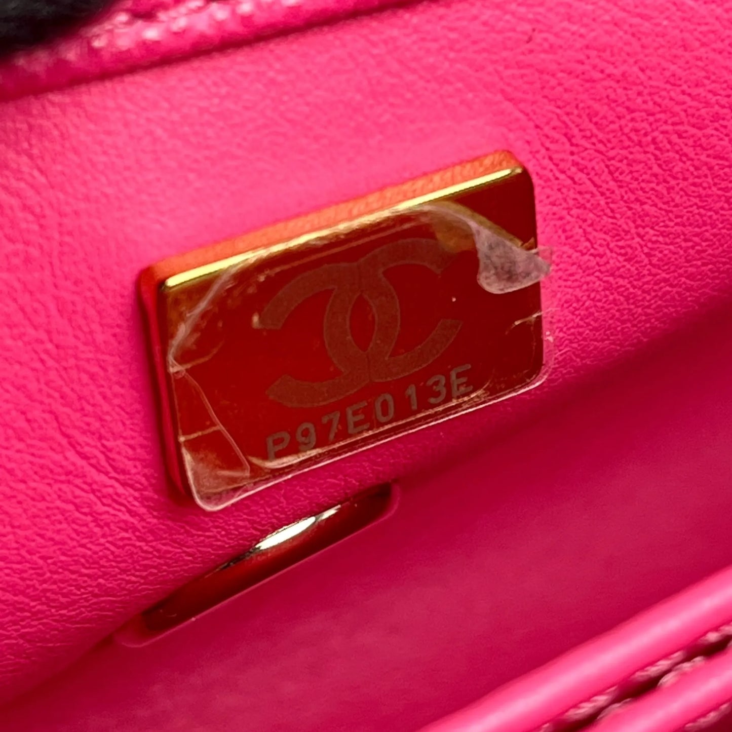 CHANEL Coco Handle 19XXS Caviar Skin Hand Bag - Pink
