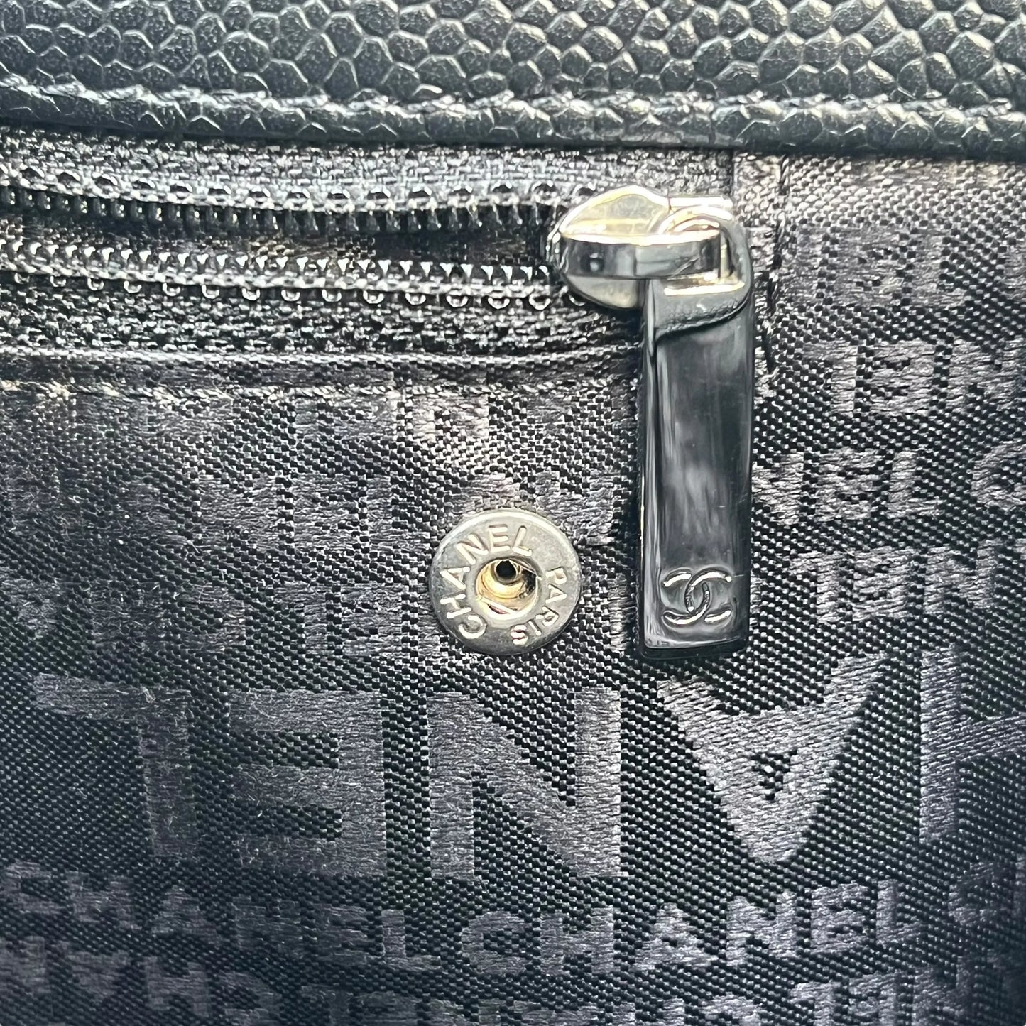 CHANEL Chocolate Bar Tote Bag - Black