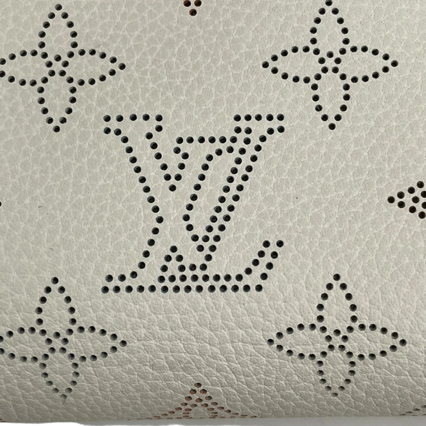 Louis Vuitton Portefeuille Clea Compact Wallet - White