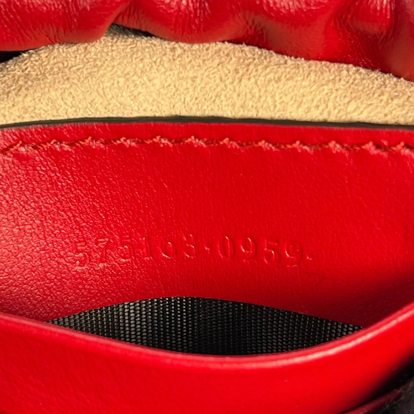 GUCCI GG Marmont Mini Bucket Bag - Red