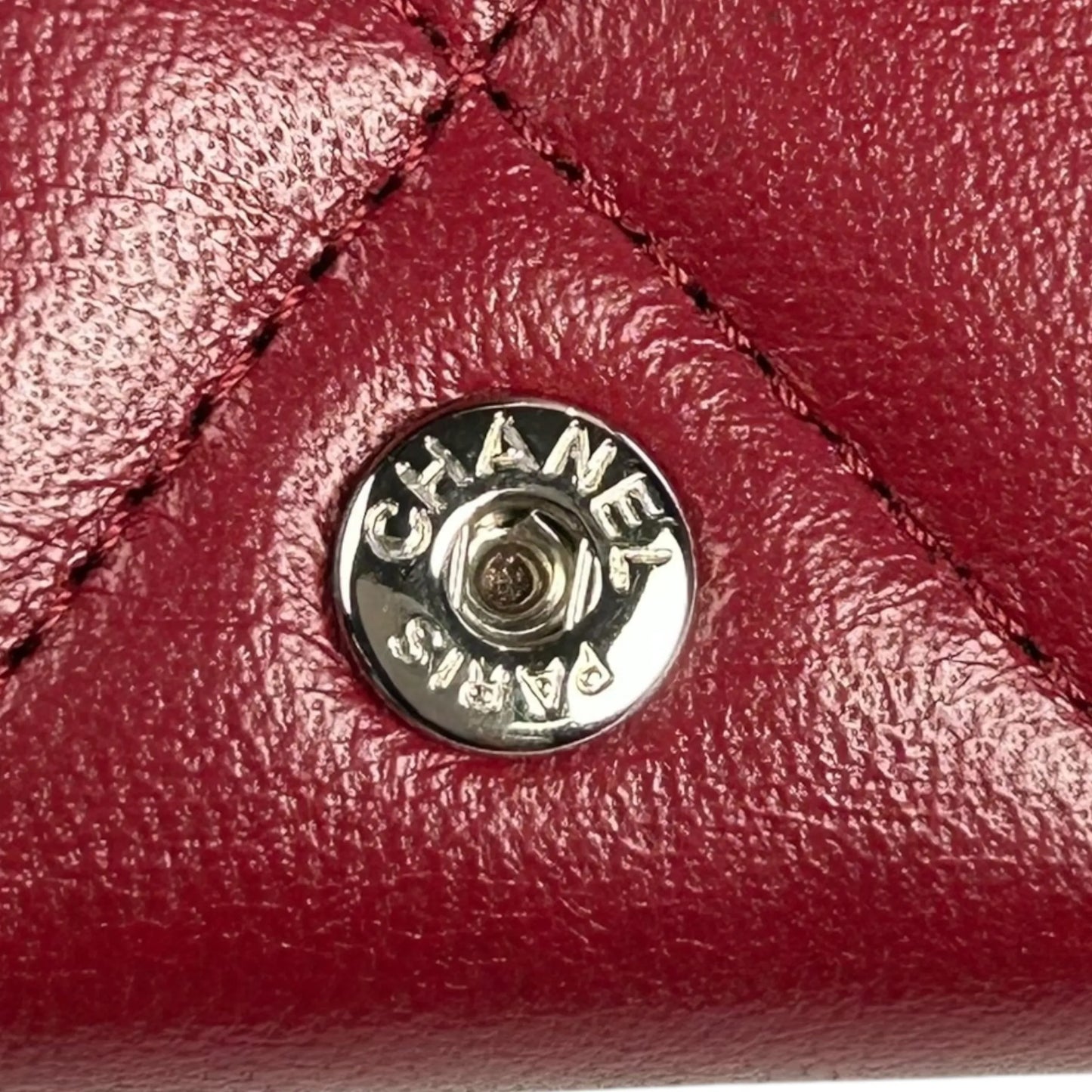 CHANEL Materasse Chanel 19 Compact Wallet - Red