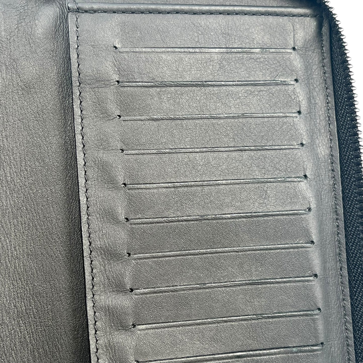 Louis Vuitton Zippy Long Wallet Vertical - Black