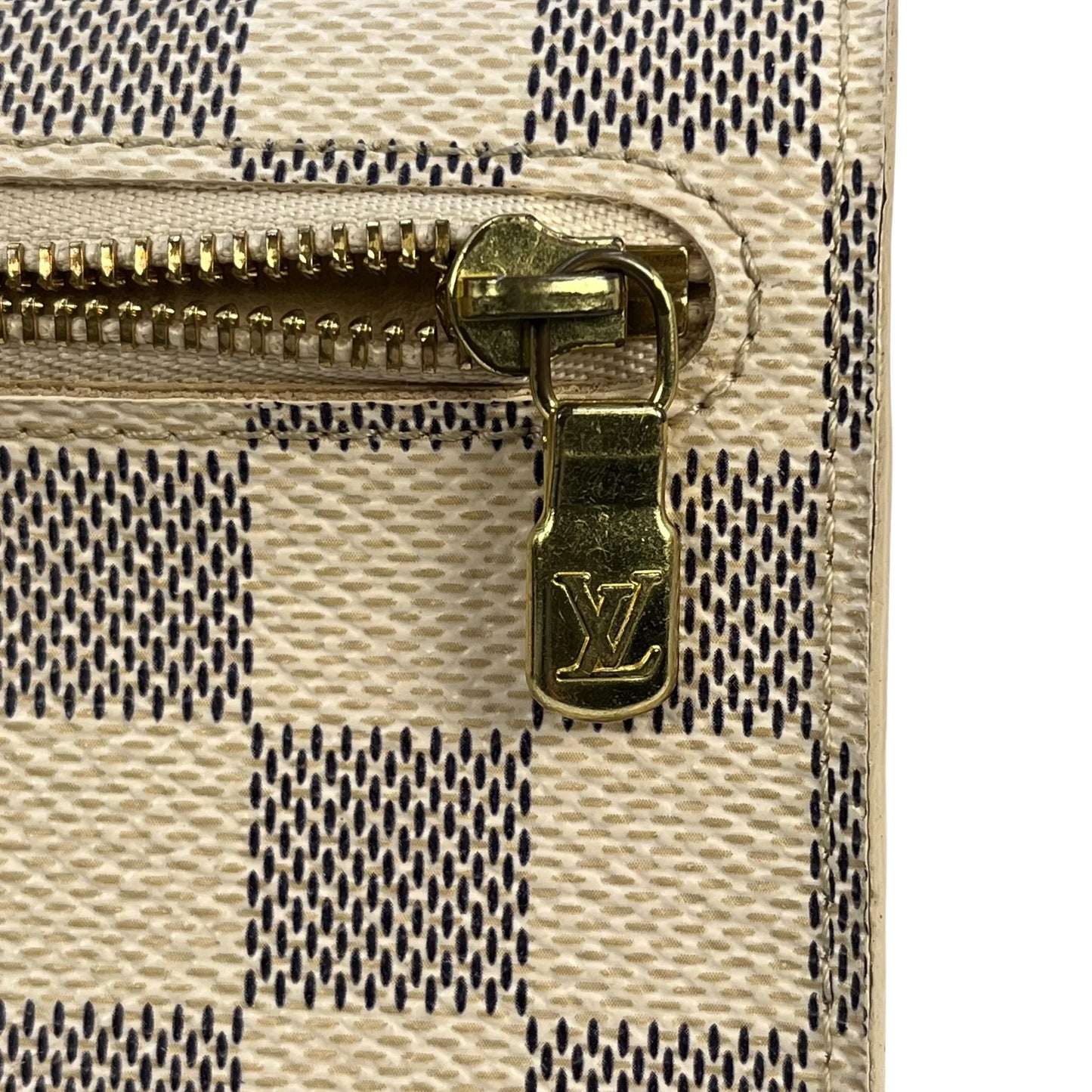 Louis Vuitton Damier Portefeuille Koala Compact Wallet - White