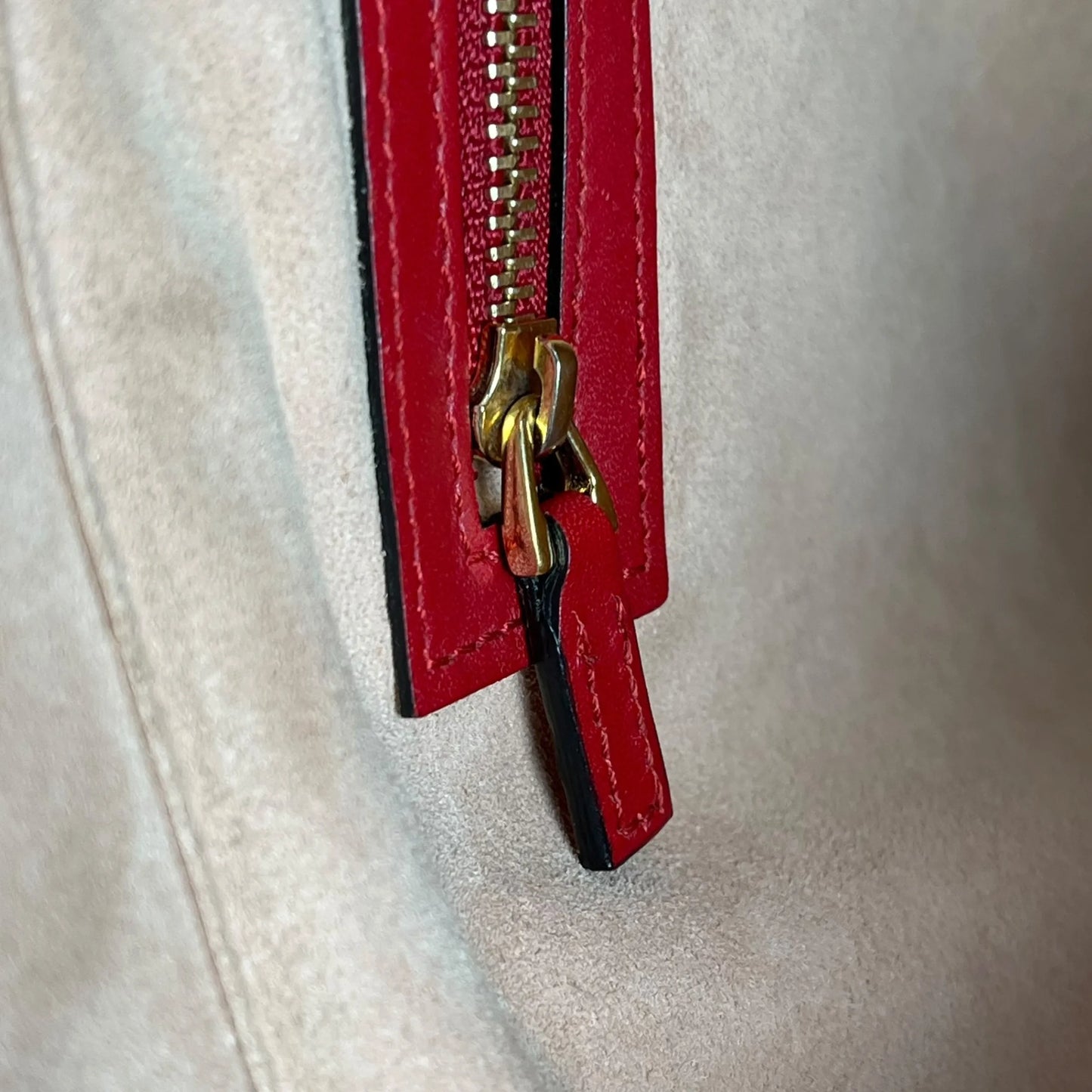 GUCCI GG Blooms GG Supreme Canvas Tote Bag - Red