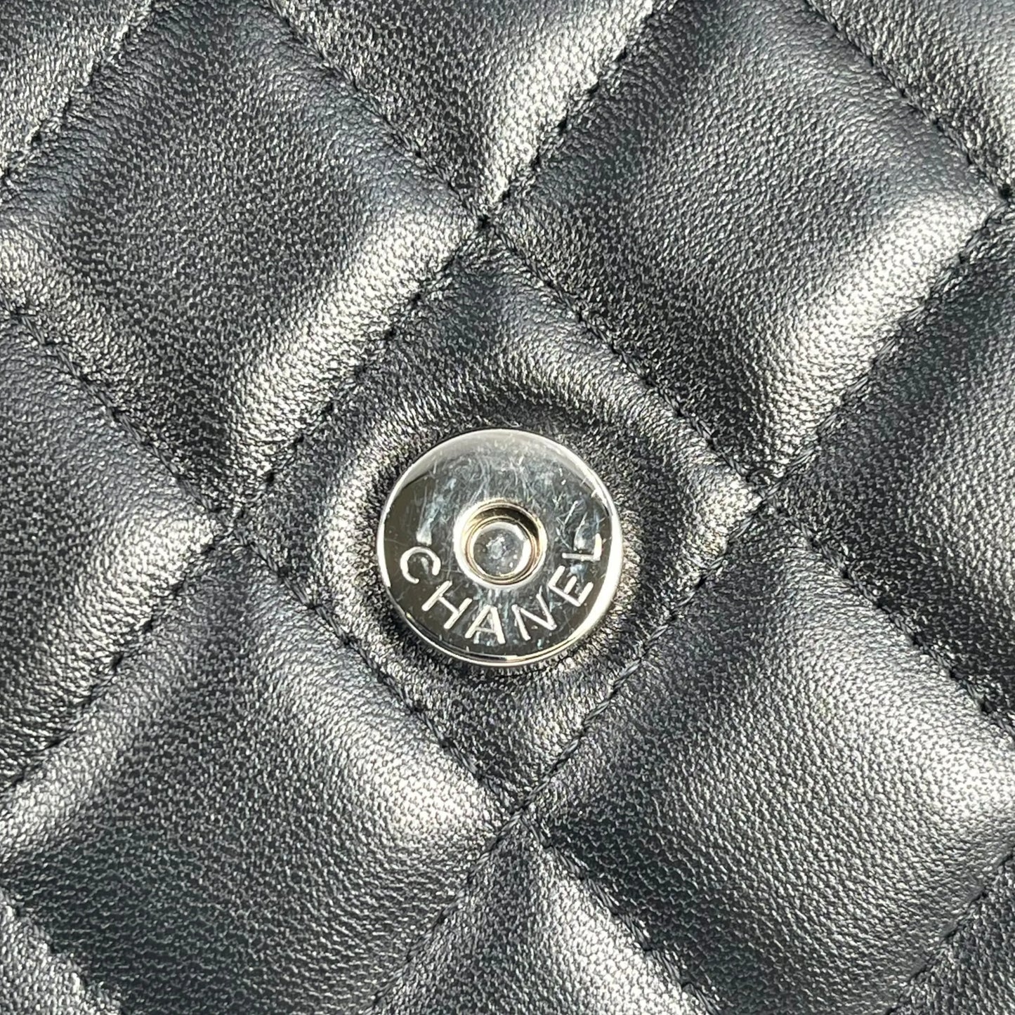 CHANEL Matelasse Lamskin Chain Wallet - Black