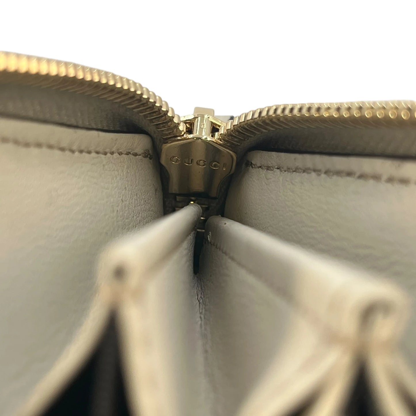 GUCCI Round Zipper Long Wallet - Beige