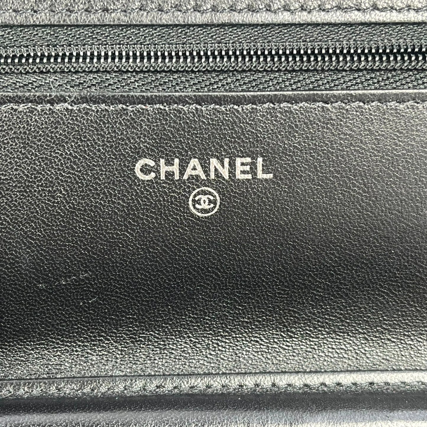 CHANEL Matelasse Lamskin Chain Wallet - Black