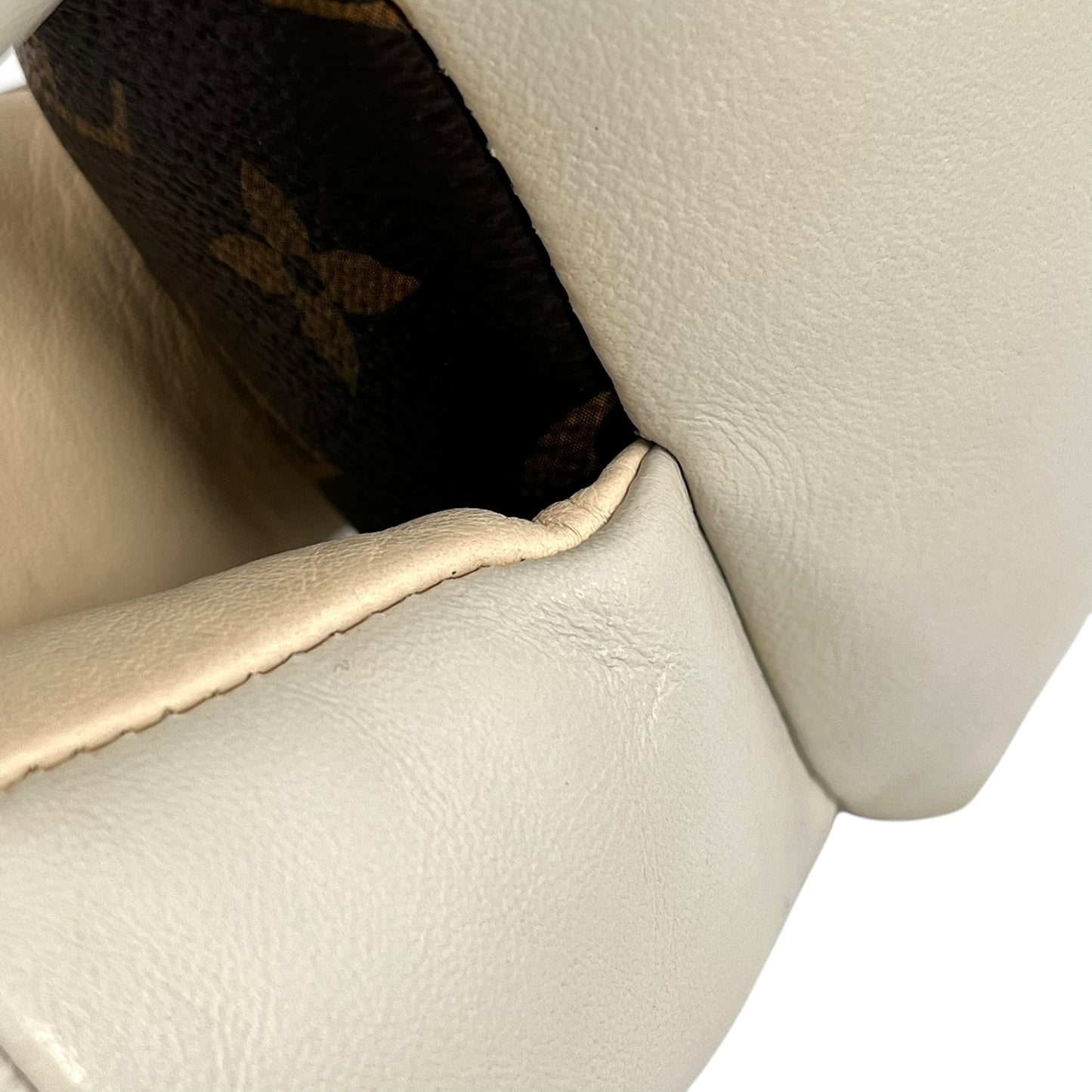 Louis Vuitton Doudou Oscar Dog