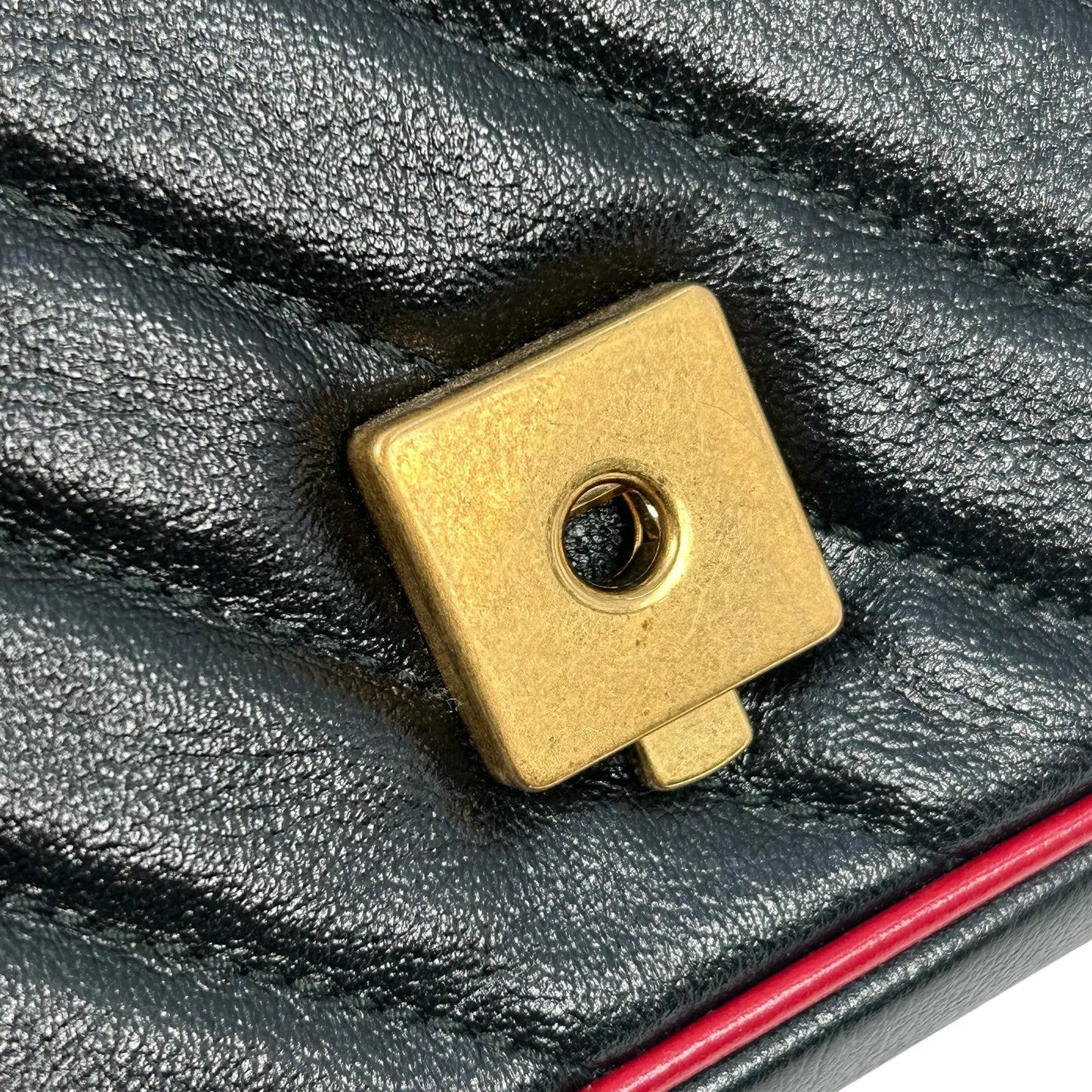 GUCCI GG Marmont Quilted Chain Shoulder Bag