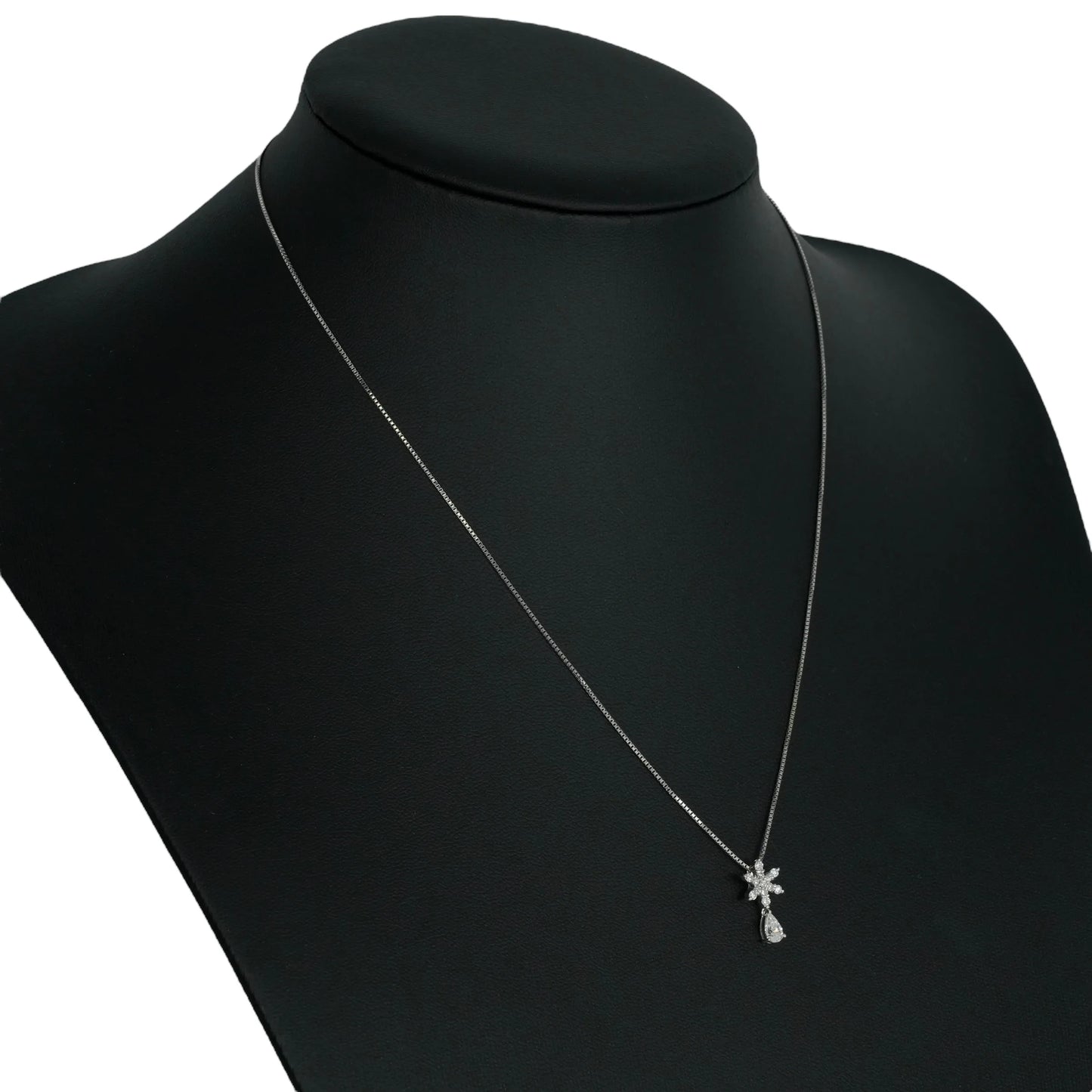 K18 White Gold Diamond Necklace