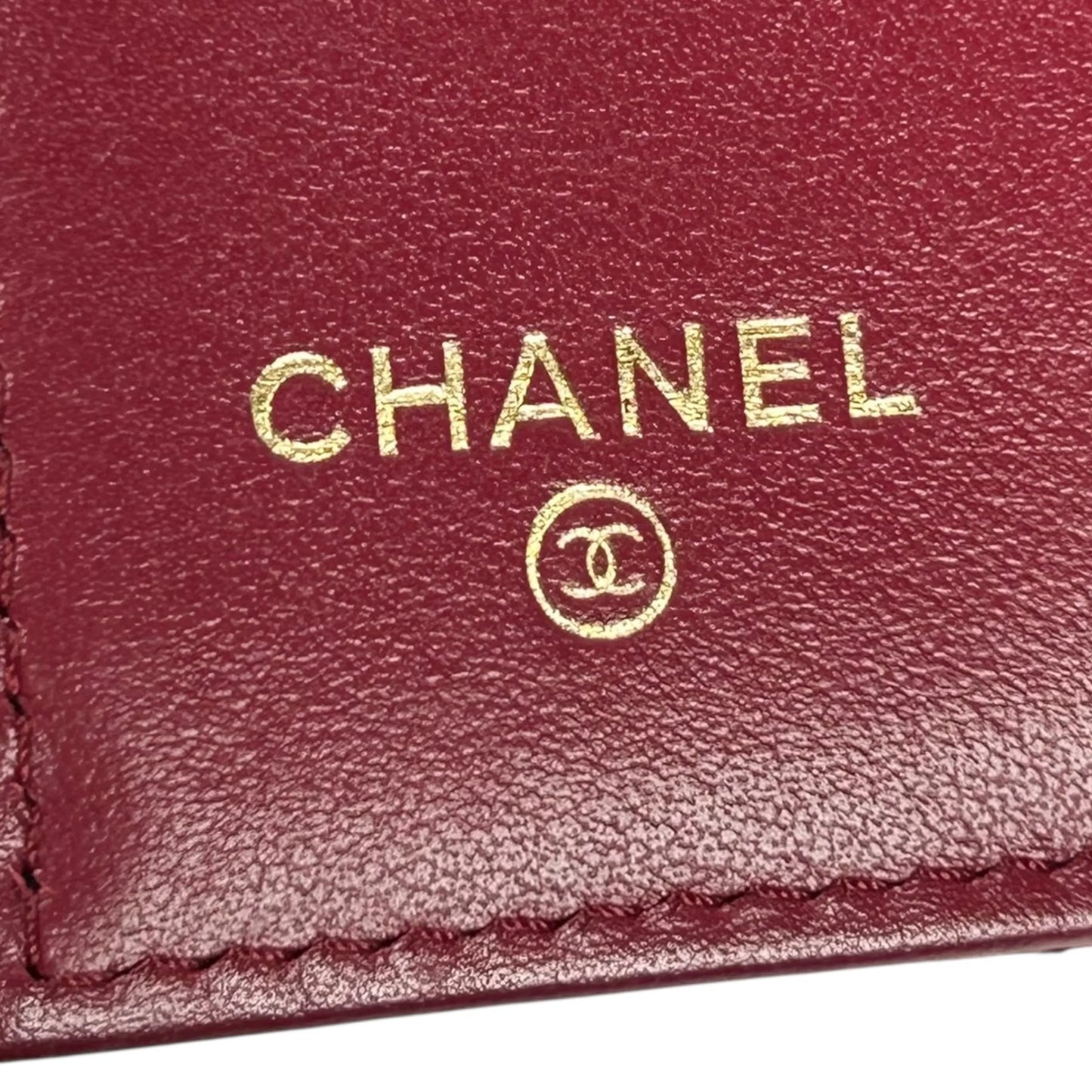 CHANEL Materasse Chanel 19 Compact Wallet - Red