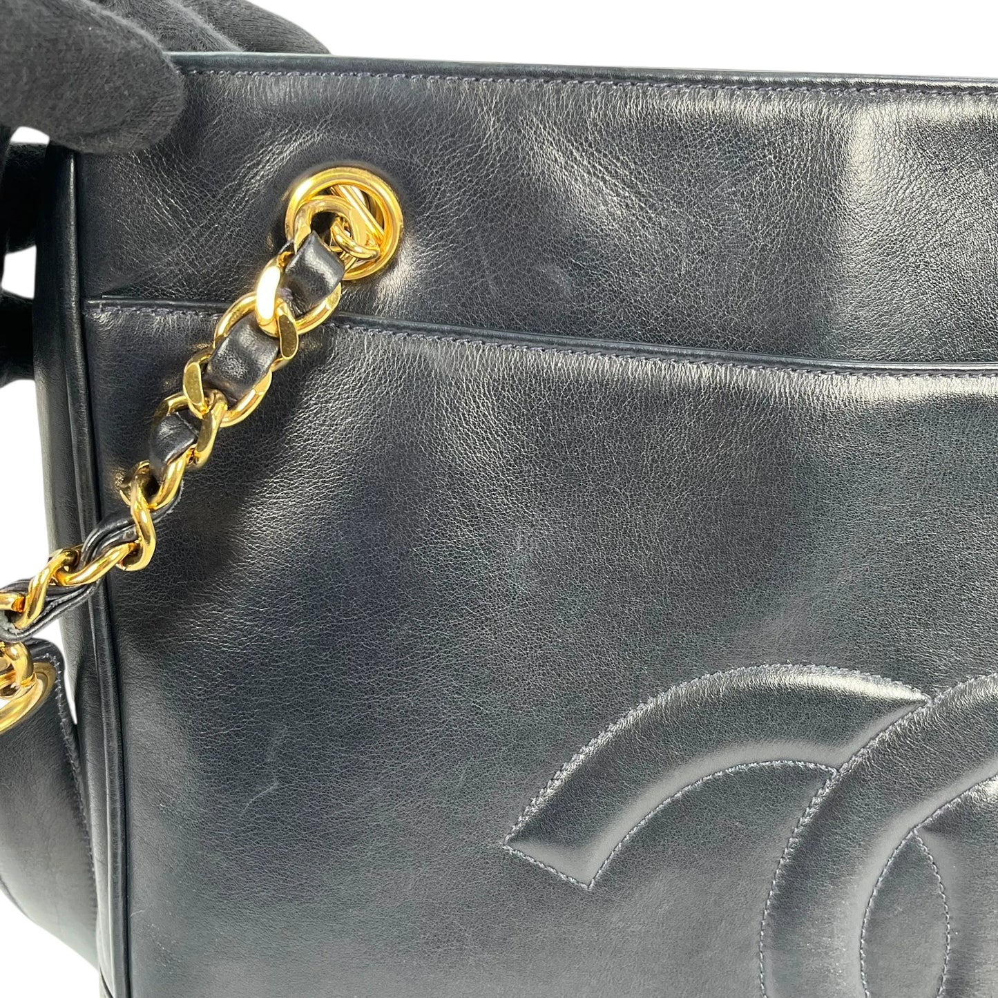 CHANEL CC Logo Lambskin Chain Shoulder Bag - Black