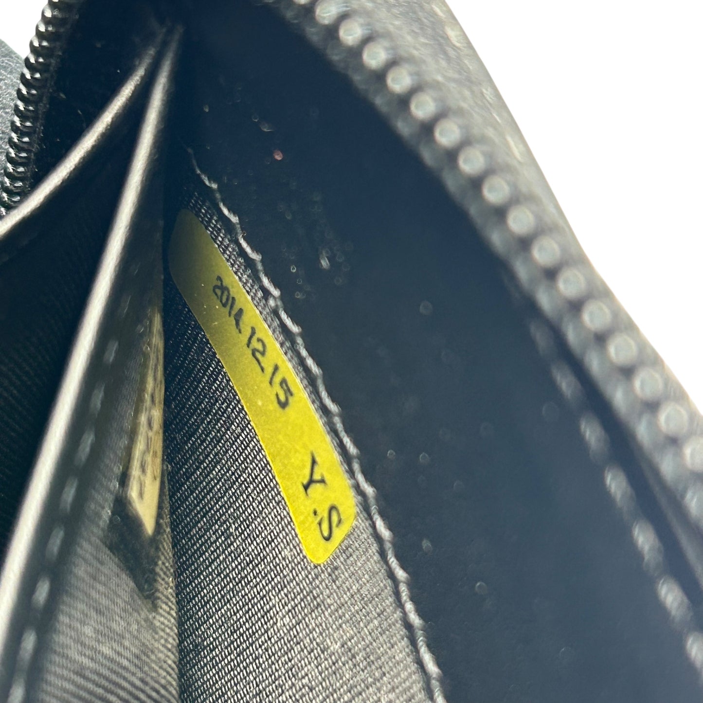 CHANEL Cocomark Caviar skin Zip longwallet