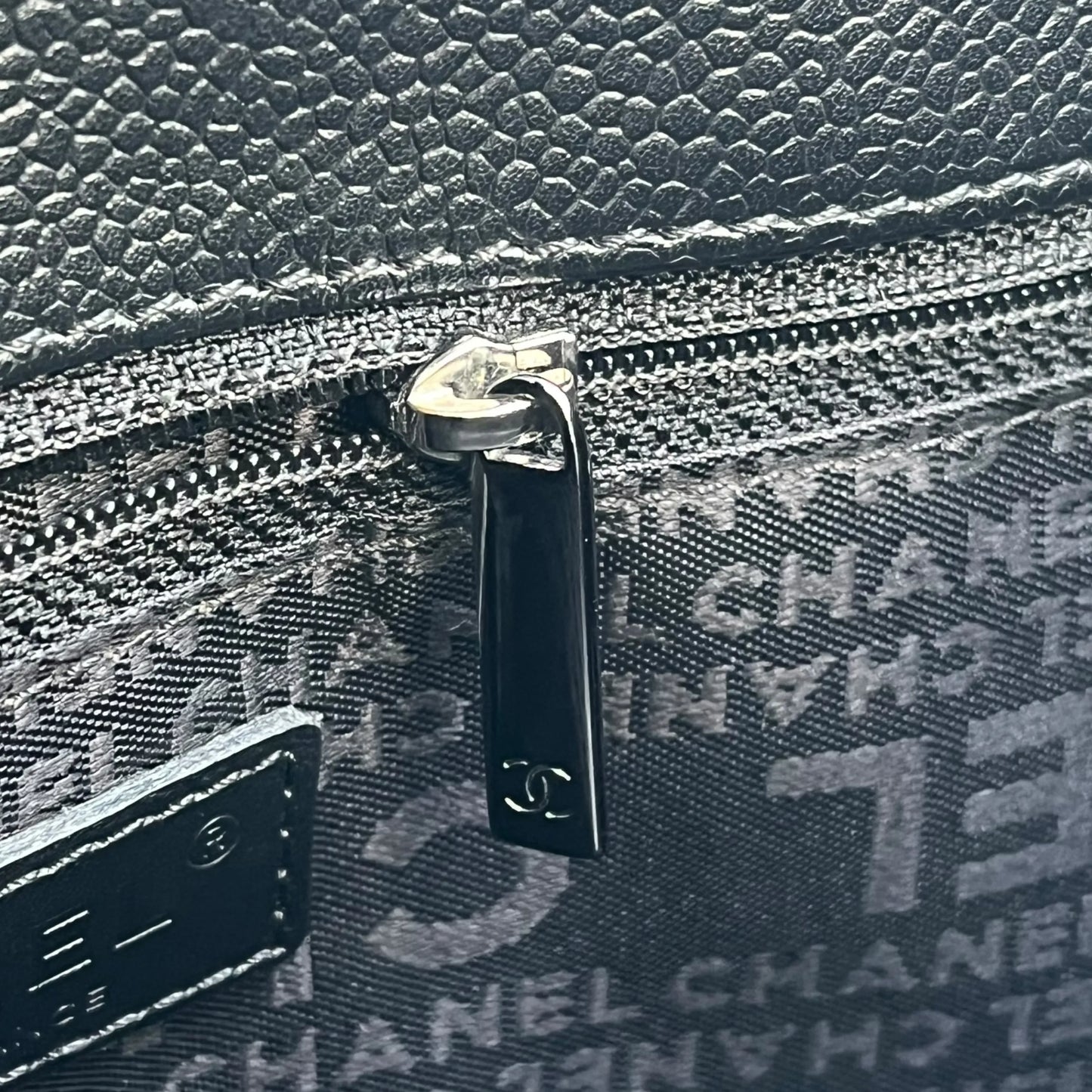 CHANEL Chocolate Bar Tote Bag - Black