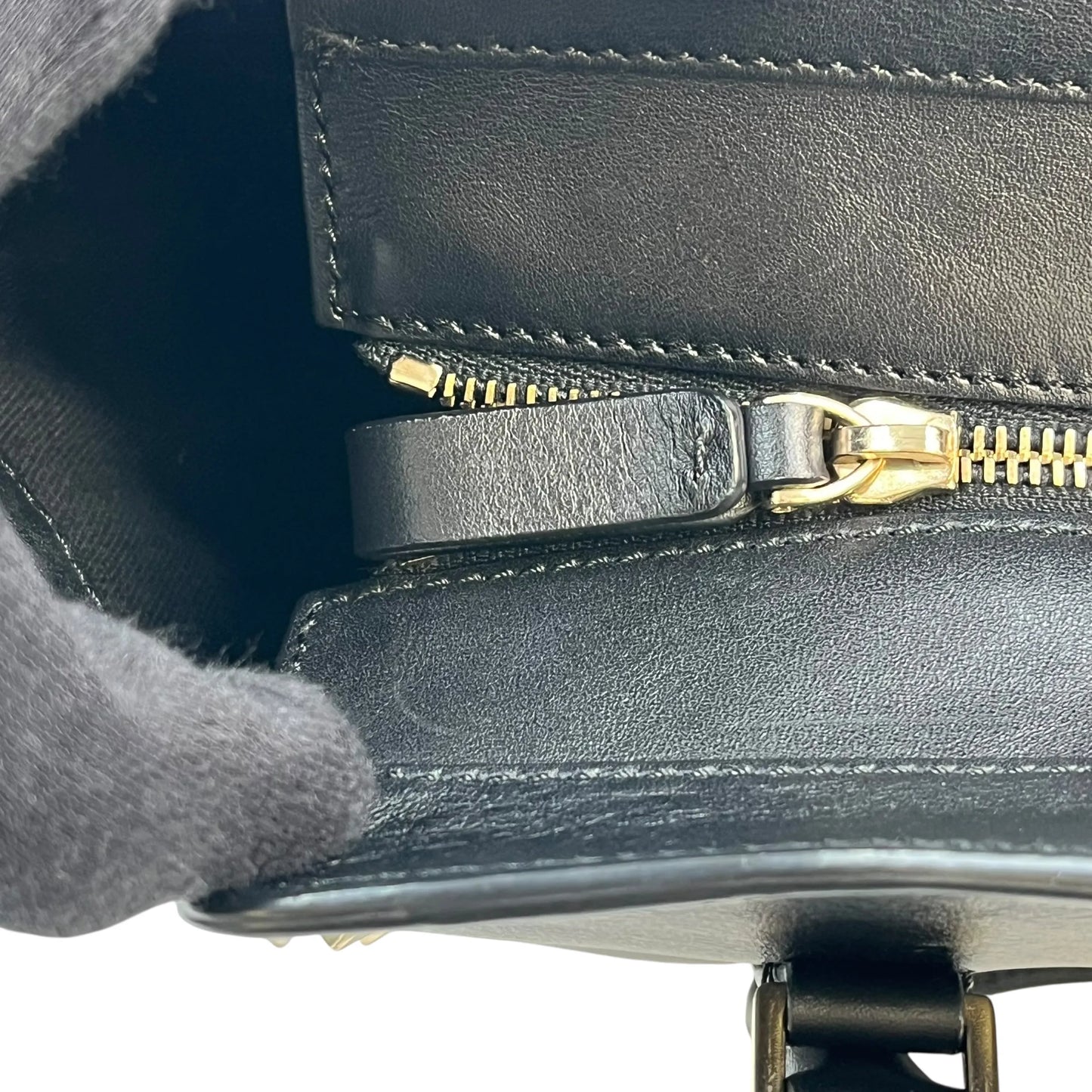 Valentino Garavani Rockstud Hand Bag Shoulder Bag - Black