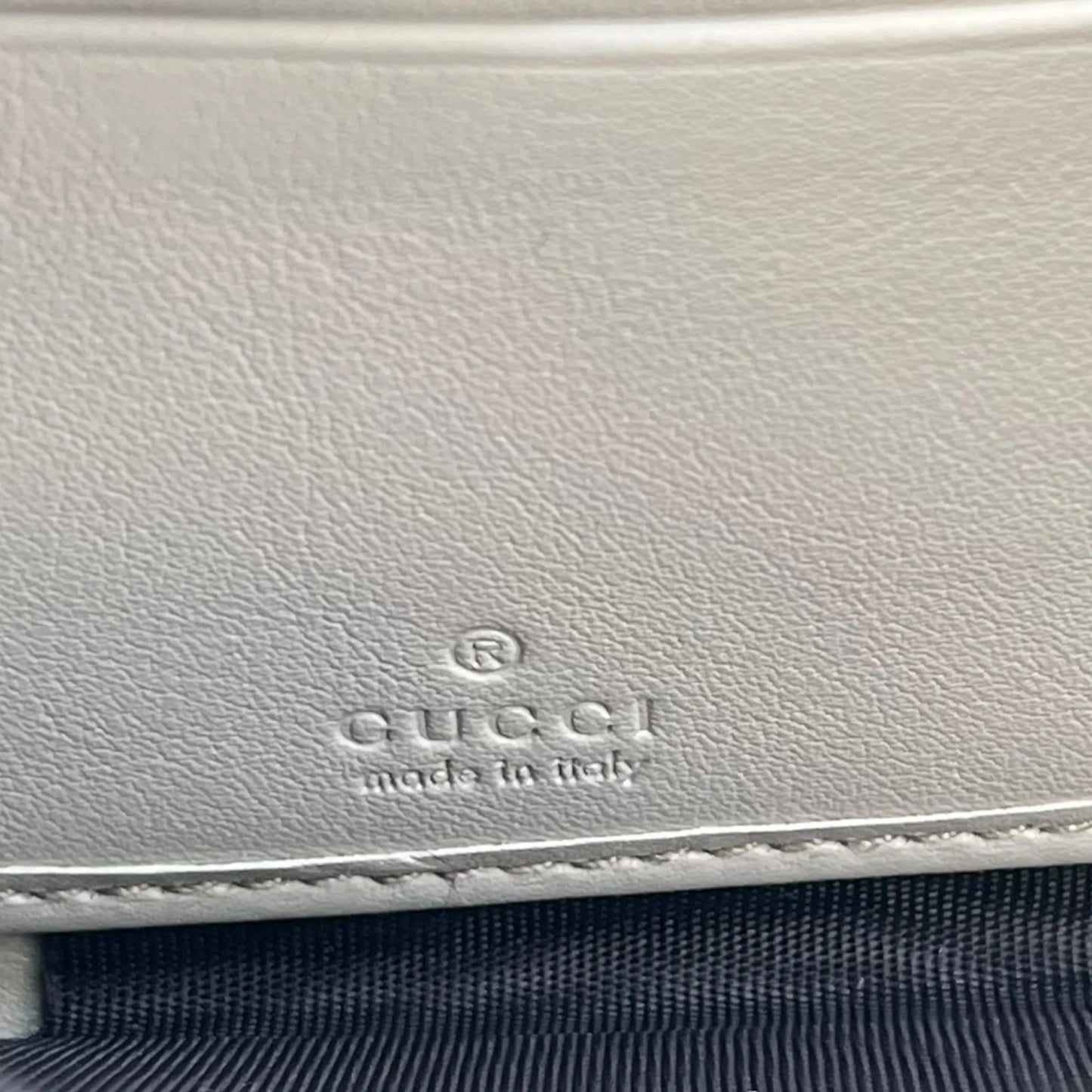 GUCCI Round Zipper Long Wallet - Beige