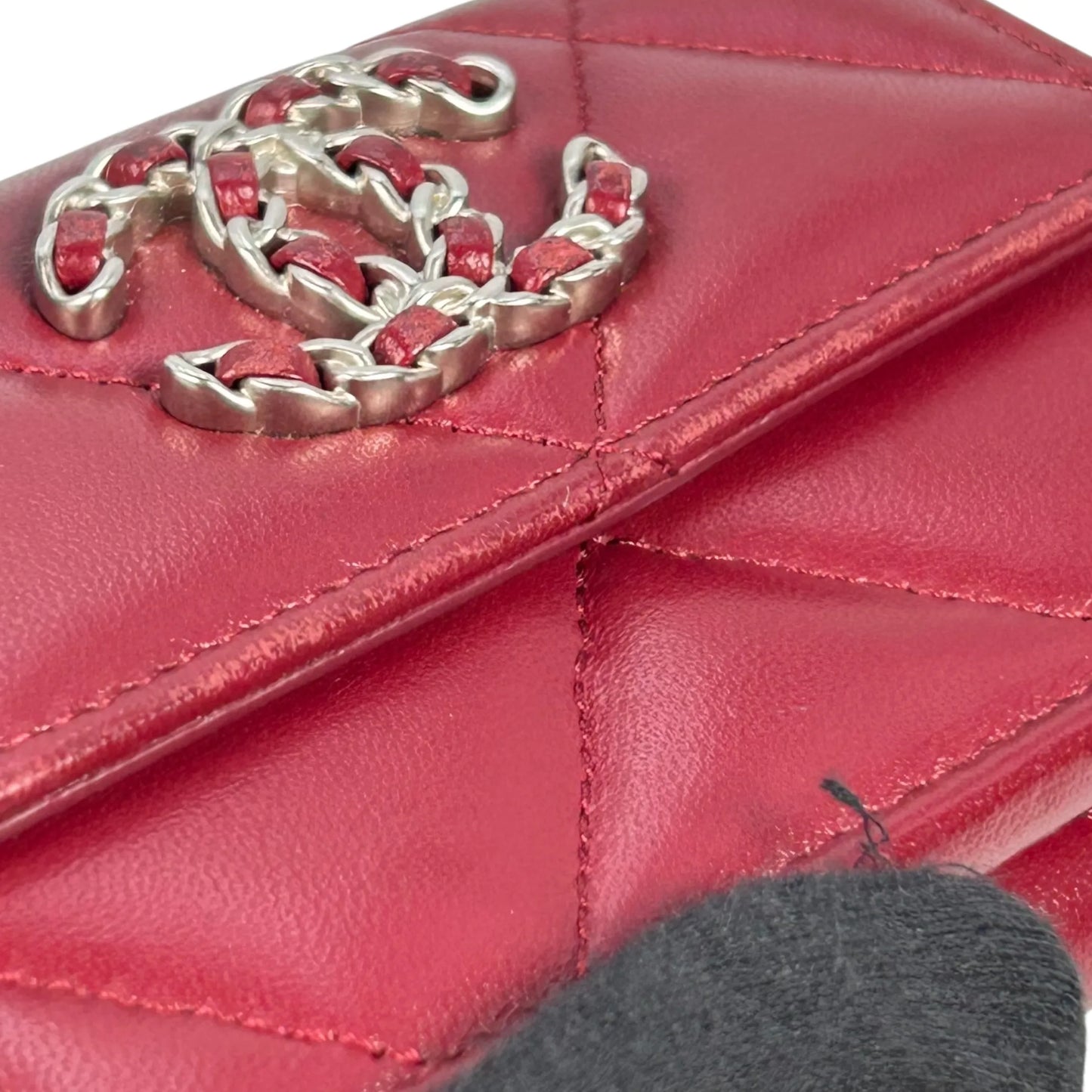 CHANEL Materasse Chanel 19 Compact Wallet - Red