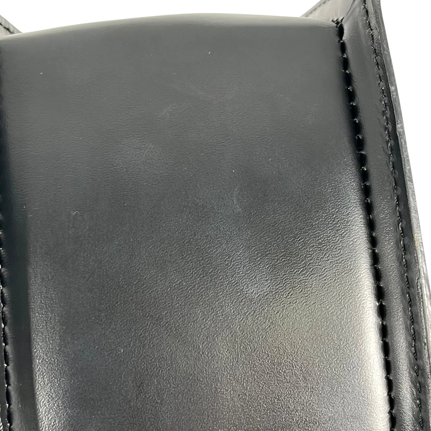 Louis Vuitton Tlisitt Epi Leather Shoulder Bag - Black