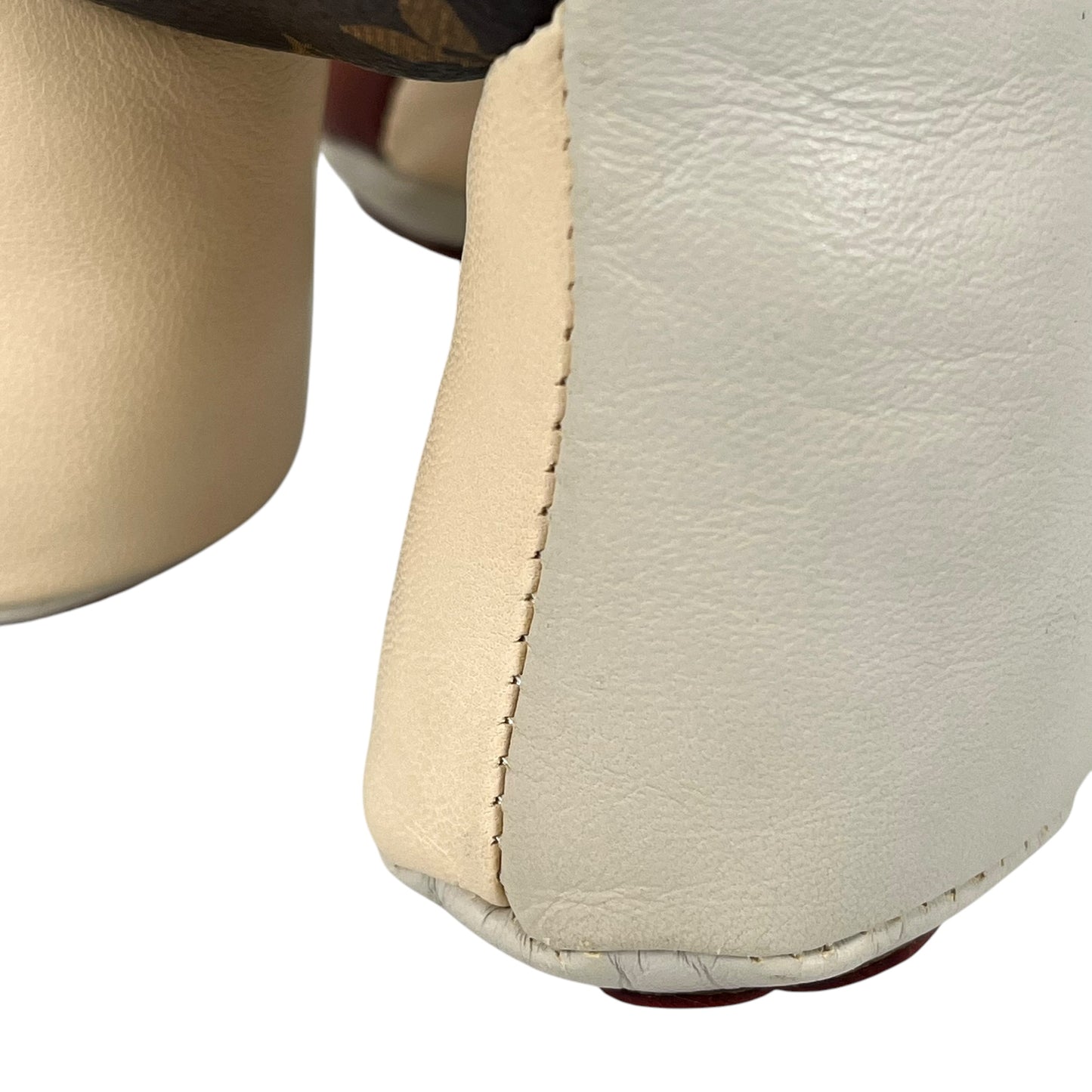 Louis Vuitton Doudou Oscar Dog