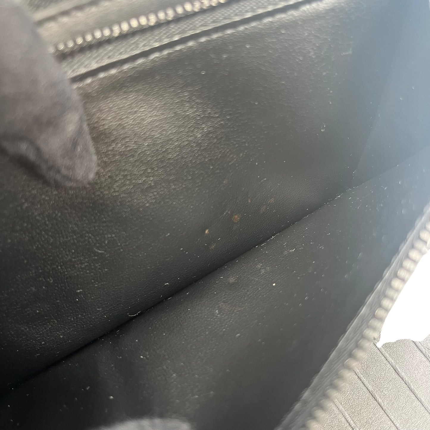 Louis Vuitton Zippy Long Wallet Vertical - Black