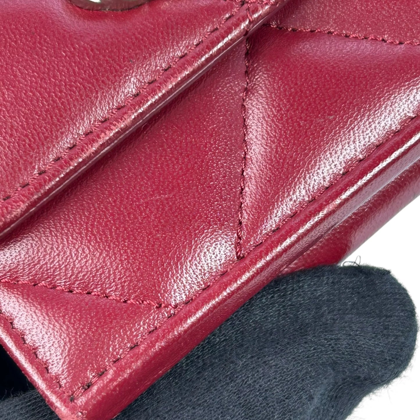 CHANEL Materasse Chanel 19 Compact Wallet - Red