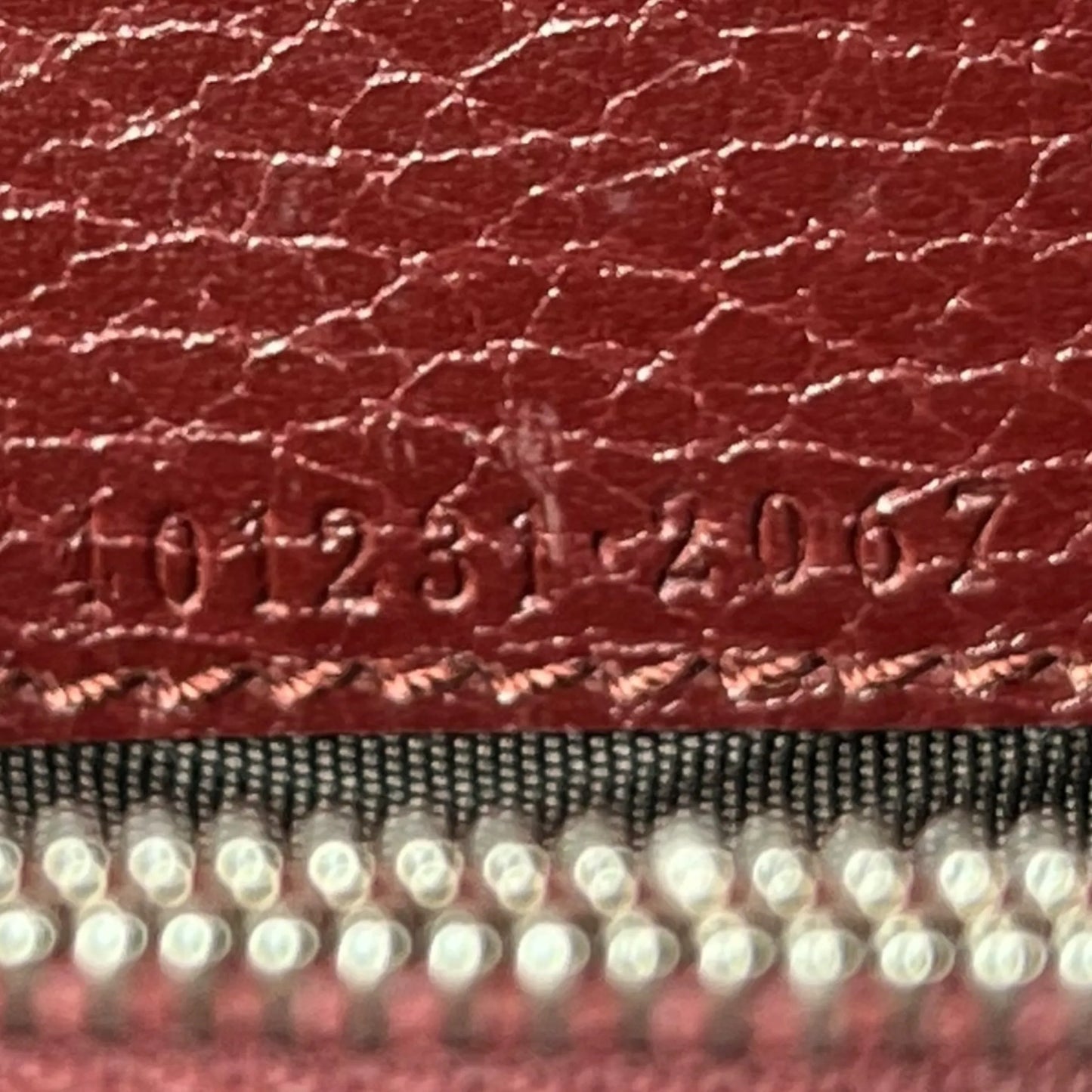 GUCCI Dionysus GG Supreme Chain Wallet - Red