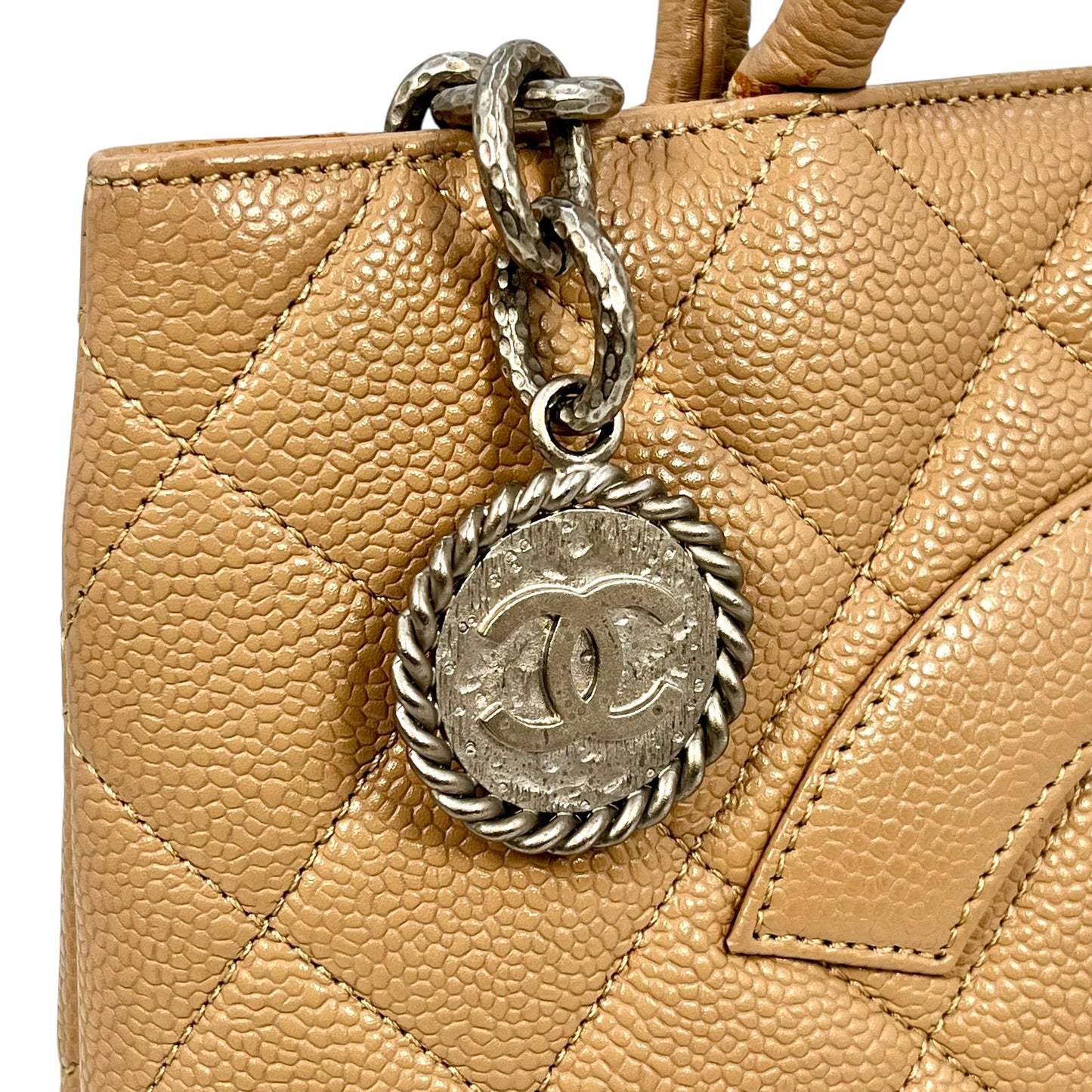 CHANEL Reprinted tote SVmetal fittings