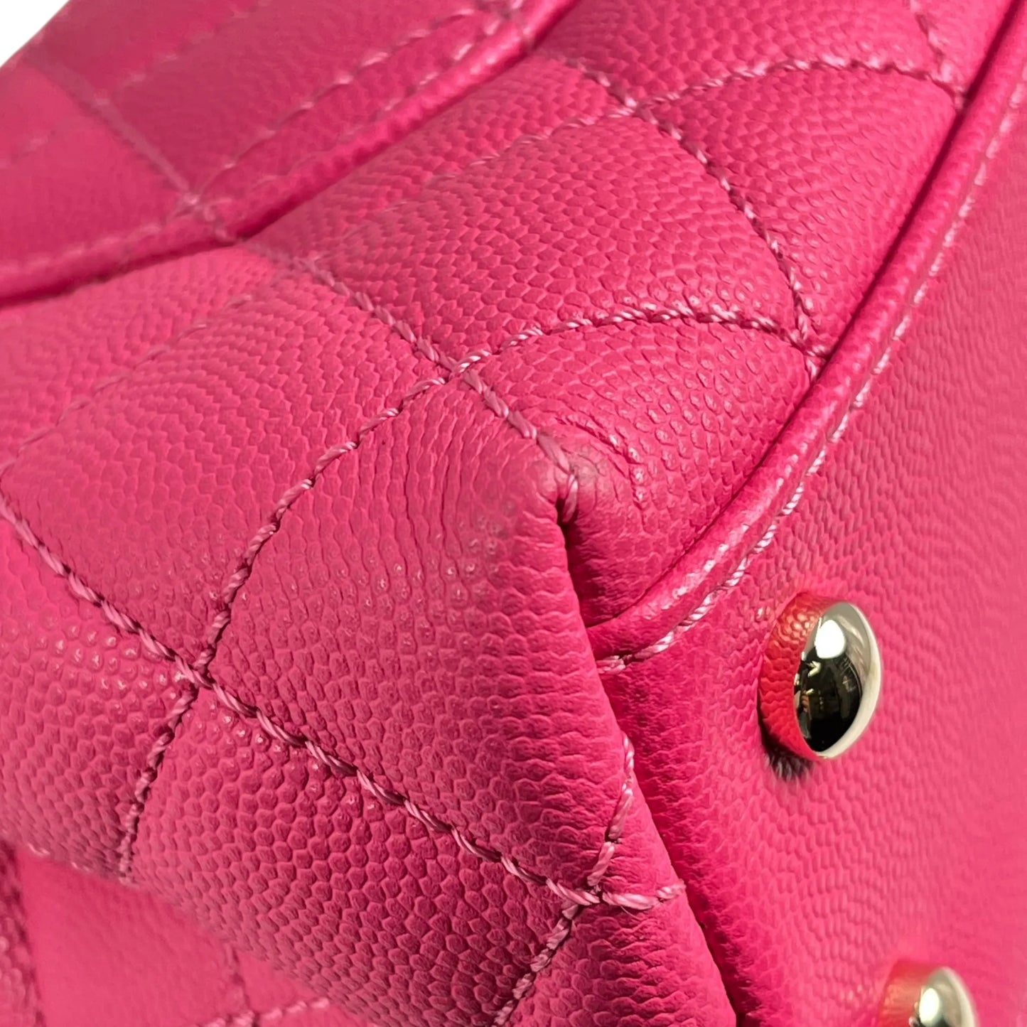 CHANEL Coco Handle 19XXS Caviar Skin Hand Bag - Pink