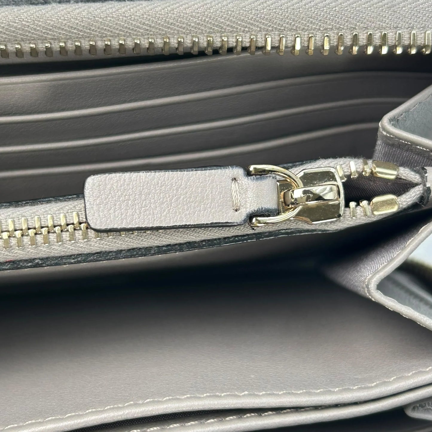 Valentino Rockstud Round Fastener Long Wallet - Gray