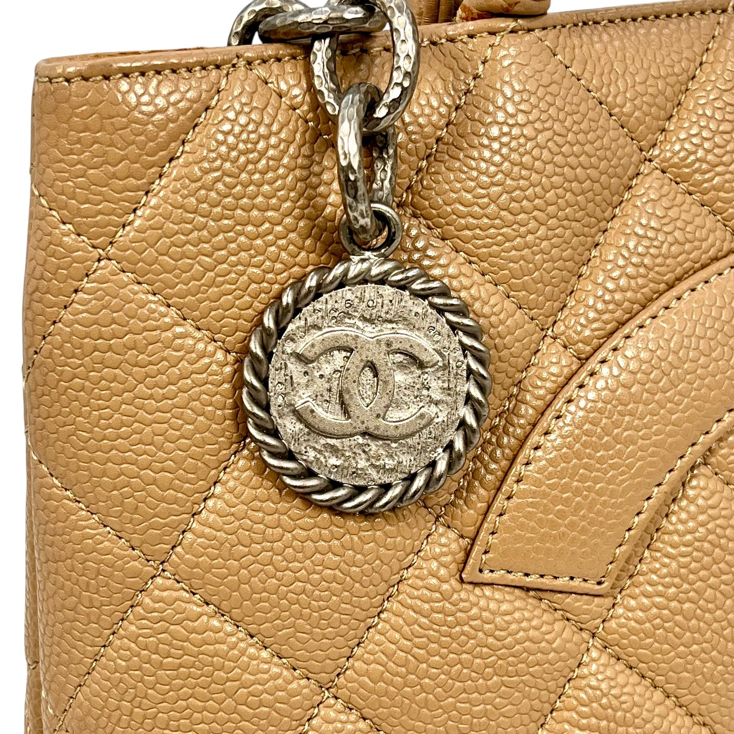 CHANEL Reprinted tote SVmetal fittings