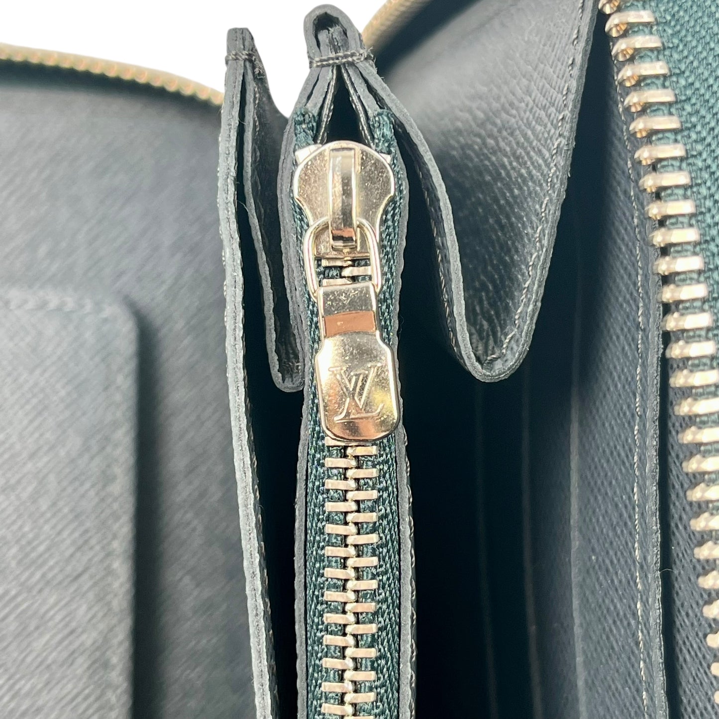 Louis Vuitton Epi Zippy Organizer Long Wallet - Black Blue