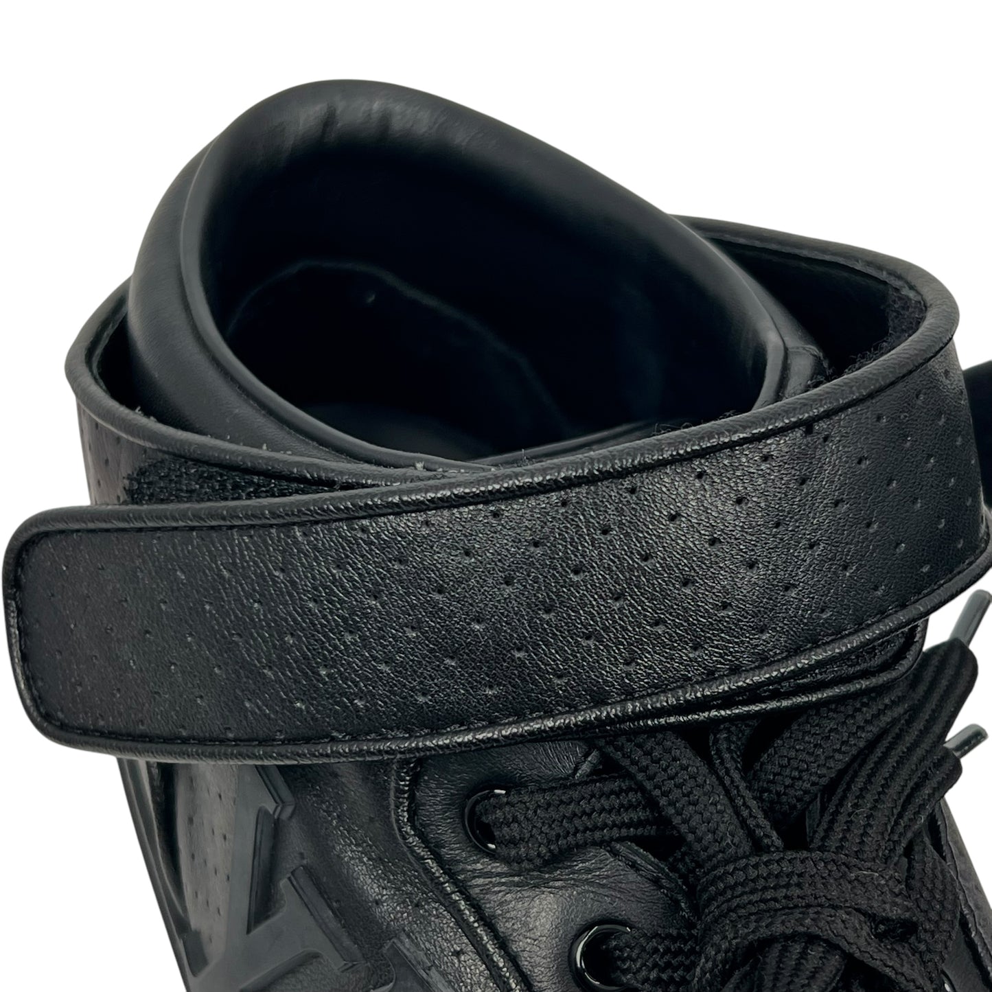 Louis Vuitton Black Leather Sneakers Men’s