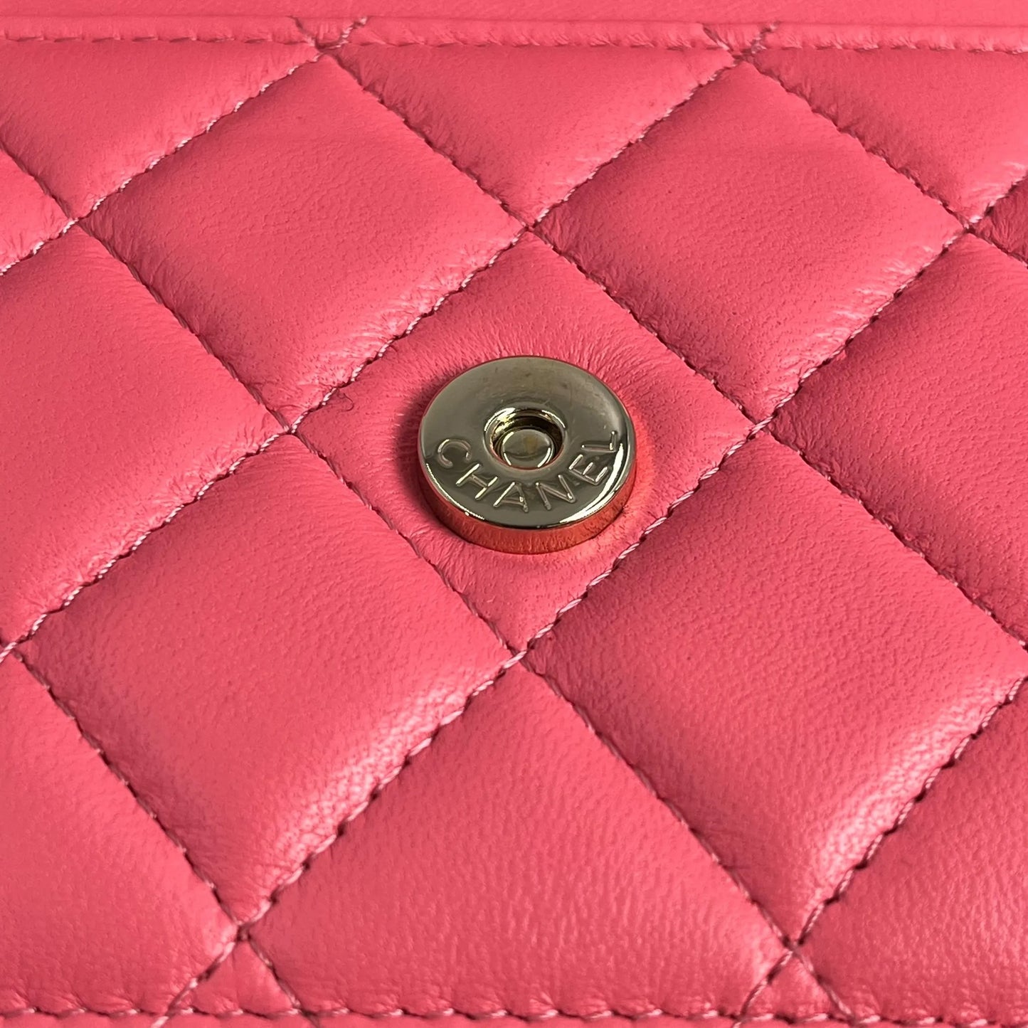 CHANEL Materasse Lamb Skin Chain Wallet - Pink