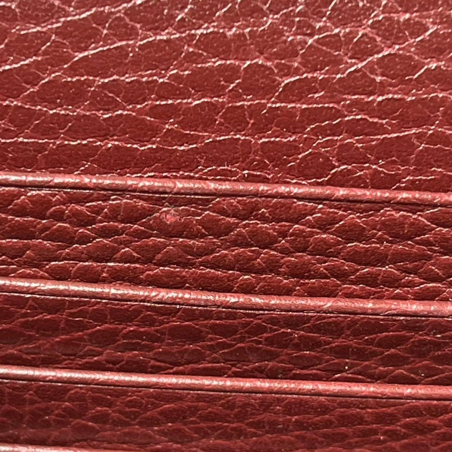 GUCCI Dionysus GG Supreme Chain Wallet - Red