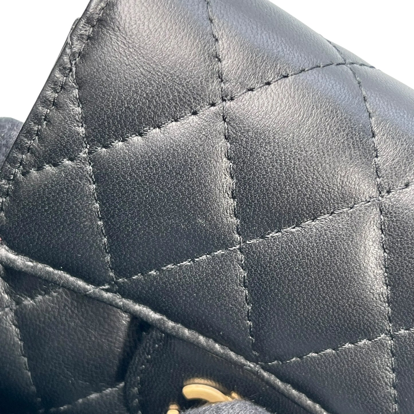 CHANEL Matelasse Classic Flap Compact Wallet Lambskin - Black