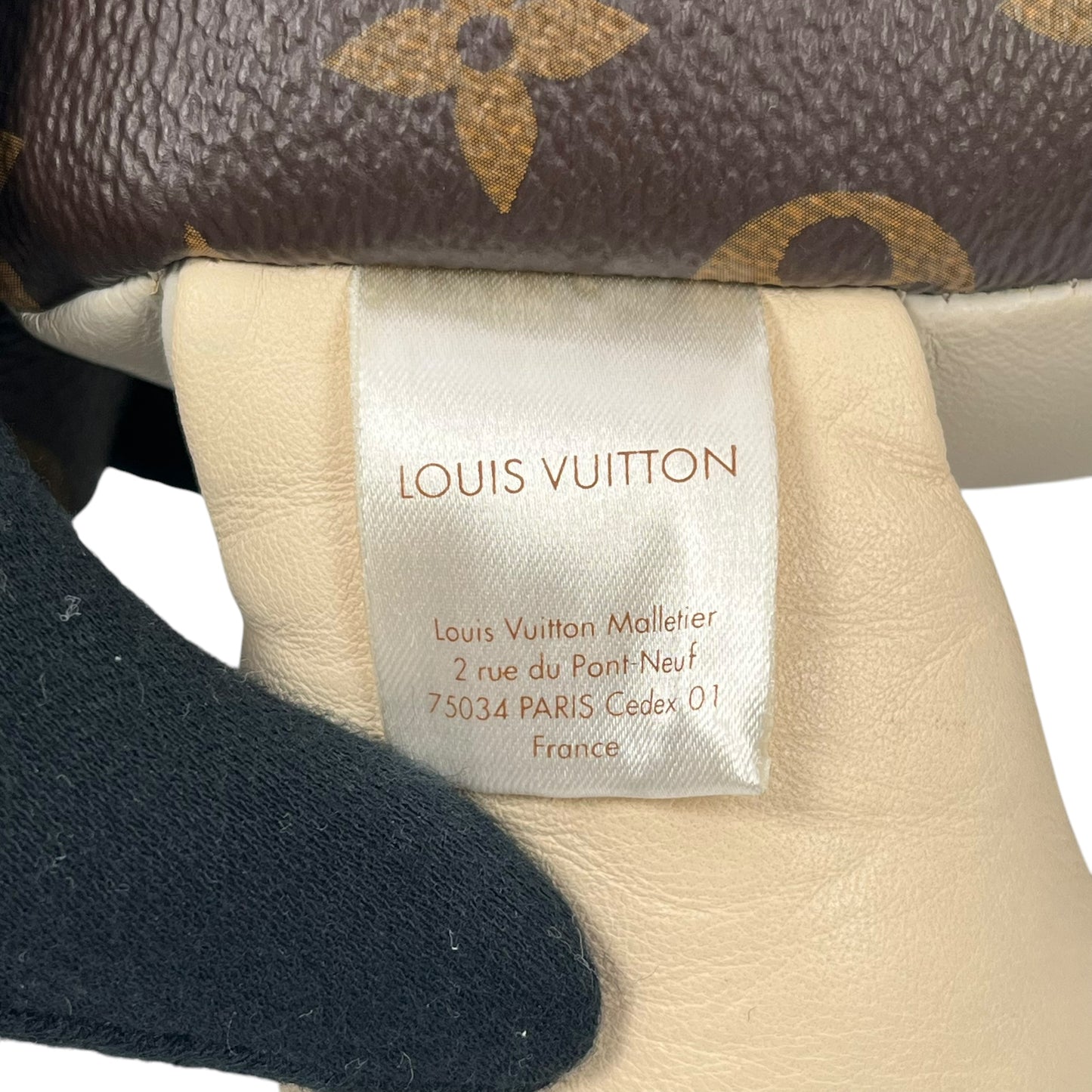 Louis Vuitton Doudou Oscar Dog
